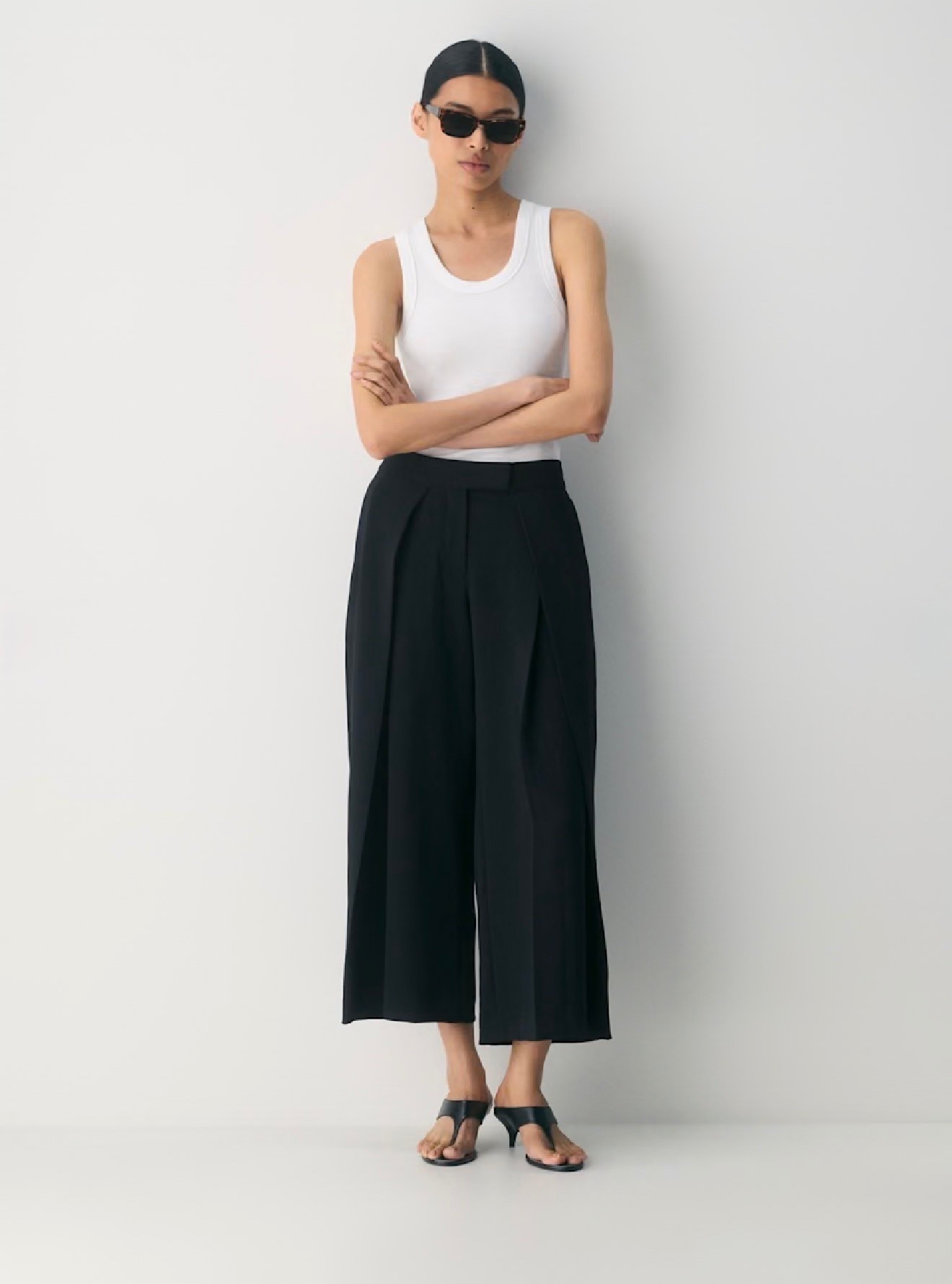 work outfits

Cavetto Barrel Pant - Crepette @Aritzia 

#workwear #classic #office #outfit

#LTKMothersDay #LTKSeasonal #LTKOver40