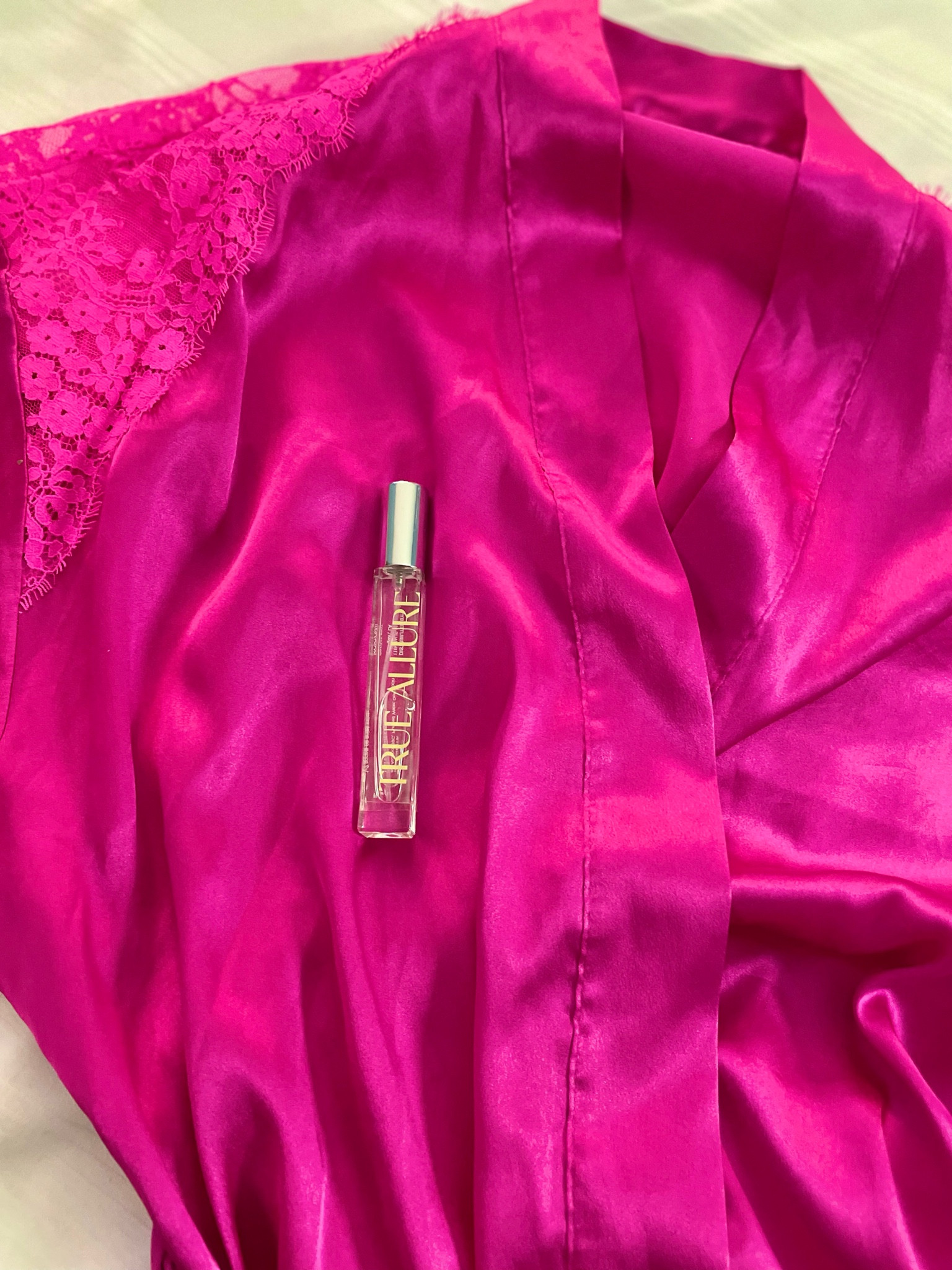 Not a perfume. Not a cologne.
But def so much better. 💋 

The social pheromone in True Allure helps build trust, promotes social bonding, and enhances positive emotions in social and attraction based interactions. I love that it can easily be layered with any perfume or cologne.  

11th haus


#LTKFind #LTKGiftGuide #LTKbeauty