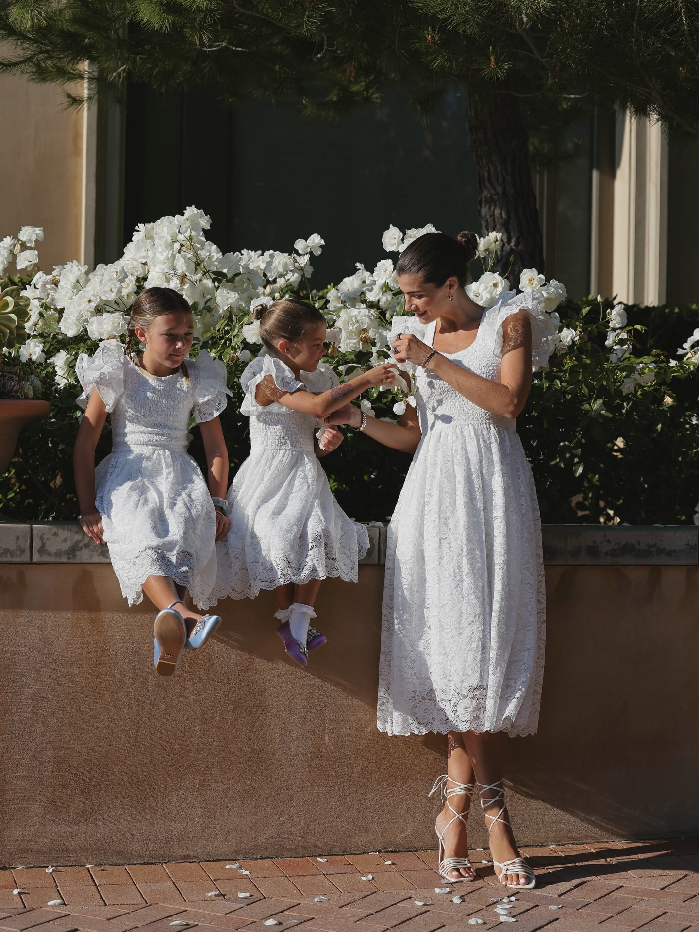 Spring with my girlies🤍🌸
.
.
#girlmom #mommyandme #momgoals #girlmomlife