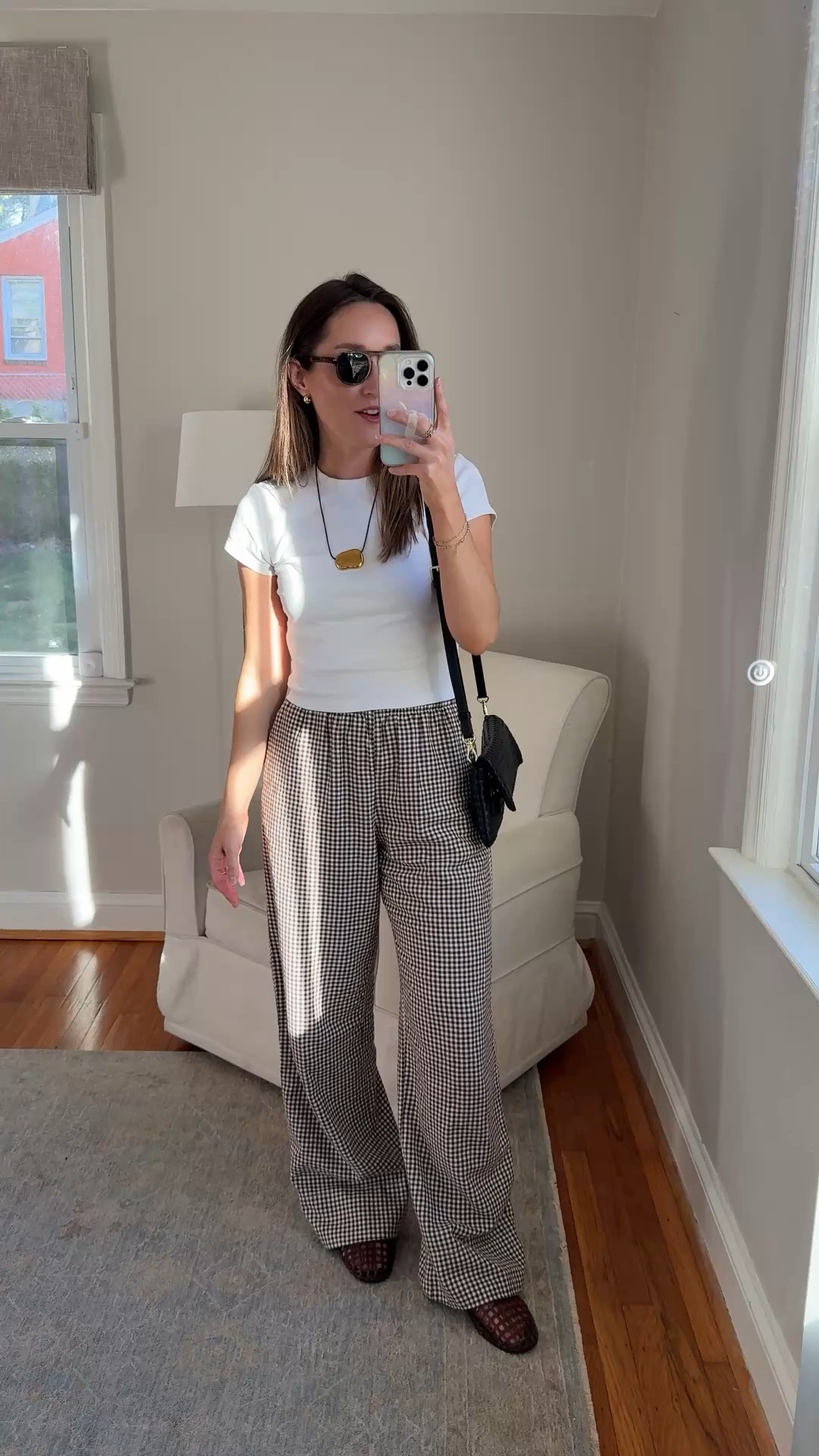 Linen pants outfit. Gingham pants. Wearing a small top and XS pants. If between sizes in the jelly mules, size up. ￼￼￼