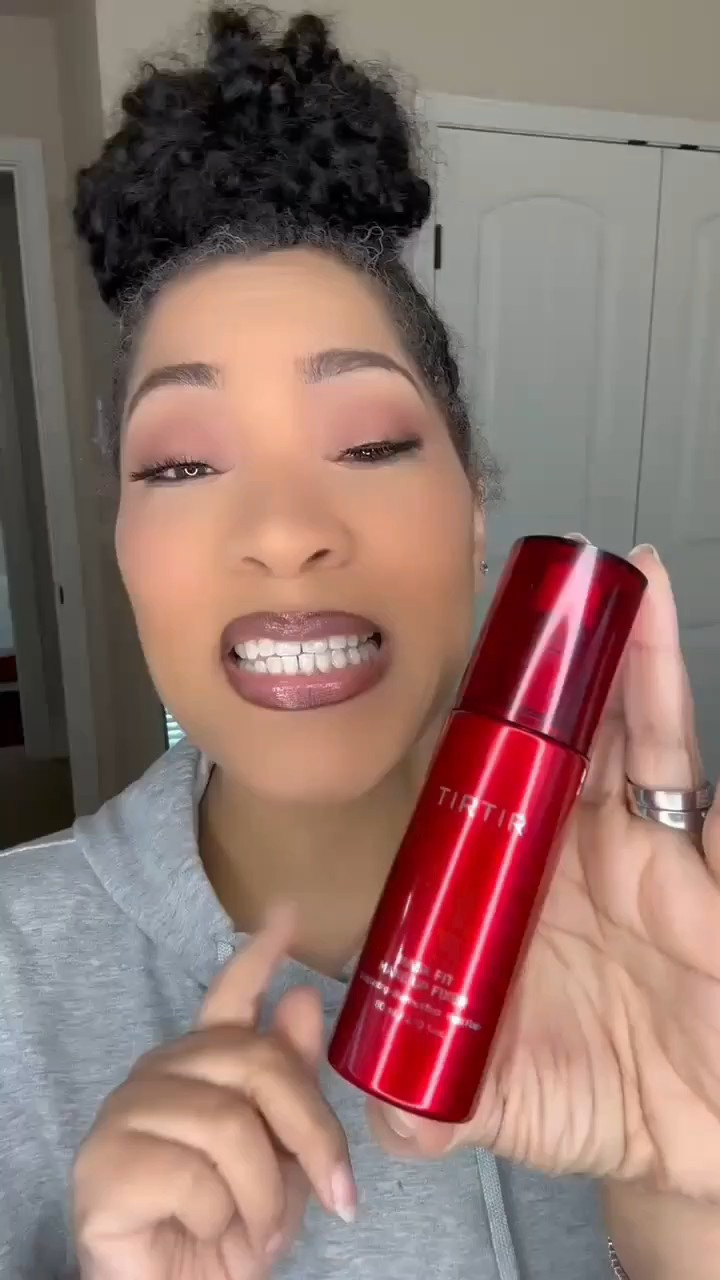 This Tirtir makeup fixer setting spray makes your makeup last longer than some people's relationships. #tirtir #tirtirsettingspray #tirtirmakeup #makeuphack #makeupsettingspray #ltkbeauty

#LTKOver40