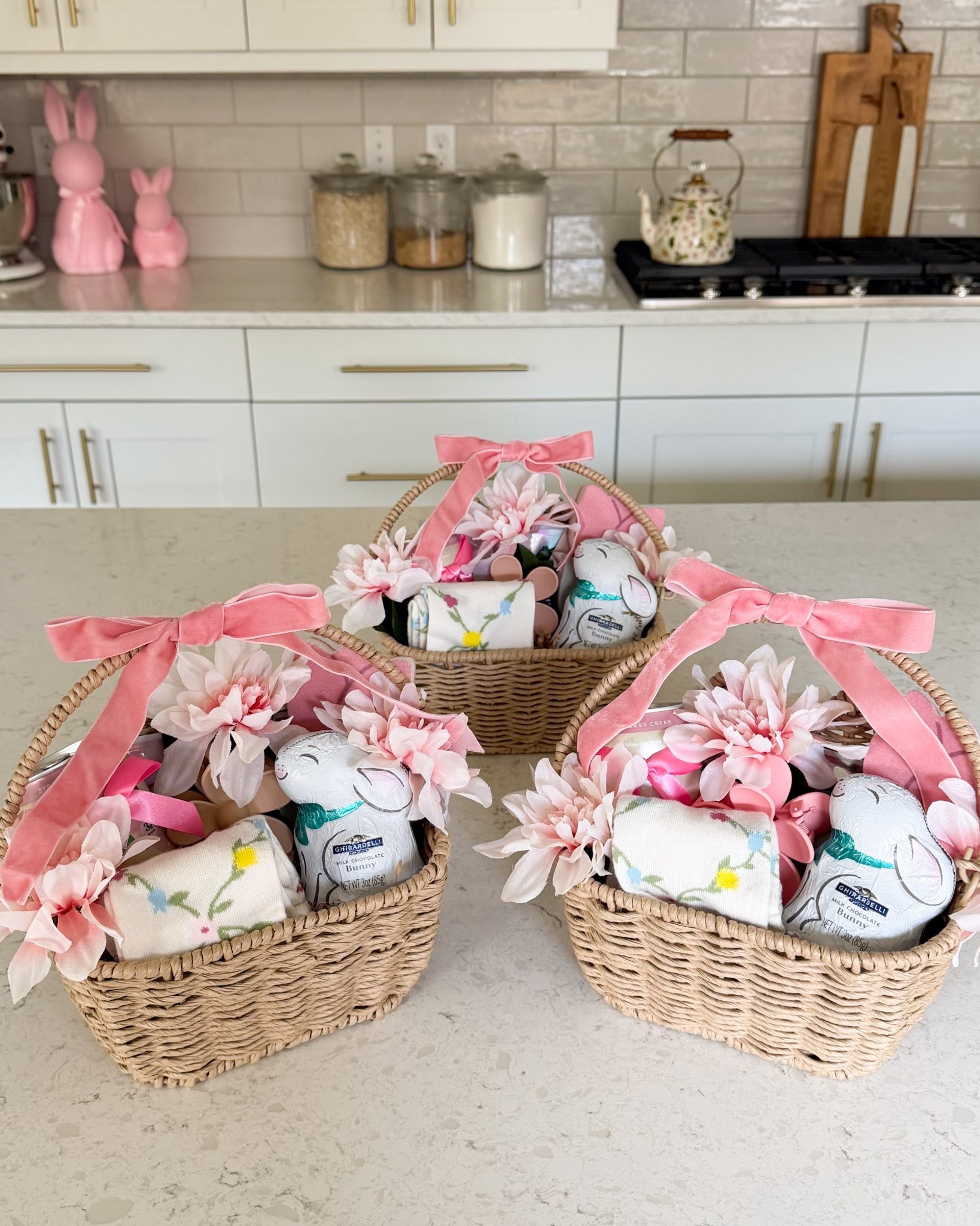 Easter gift basket for teachers!

Basket, chocolate bunny, face mask, Bloom pre biotic soda, hair clips, paper shred, velvet ribbon, artificial flowers 

#LTKHome #LTKSeasonal