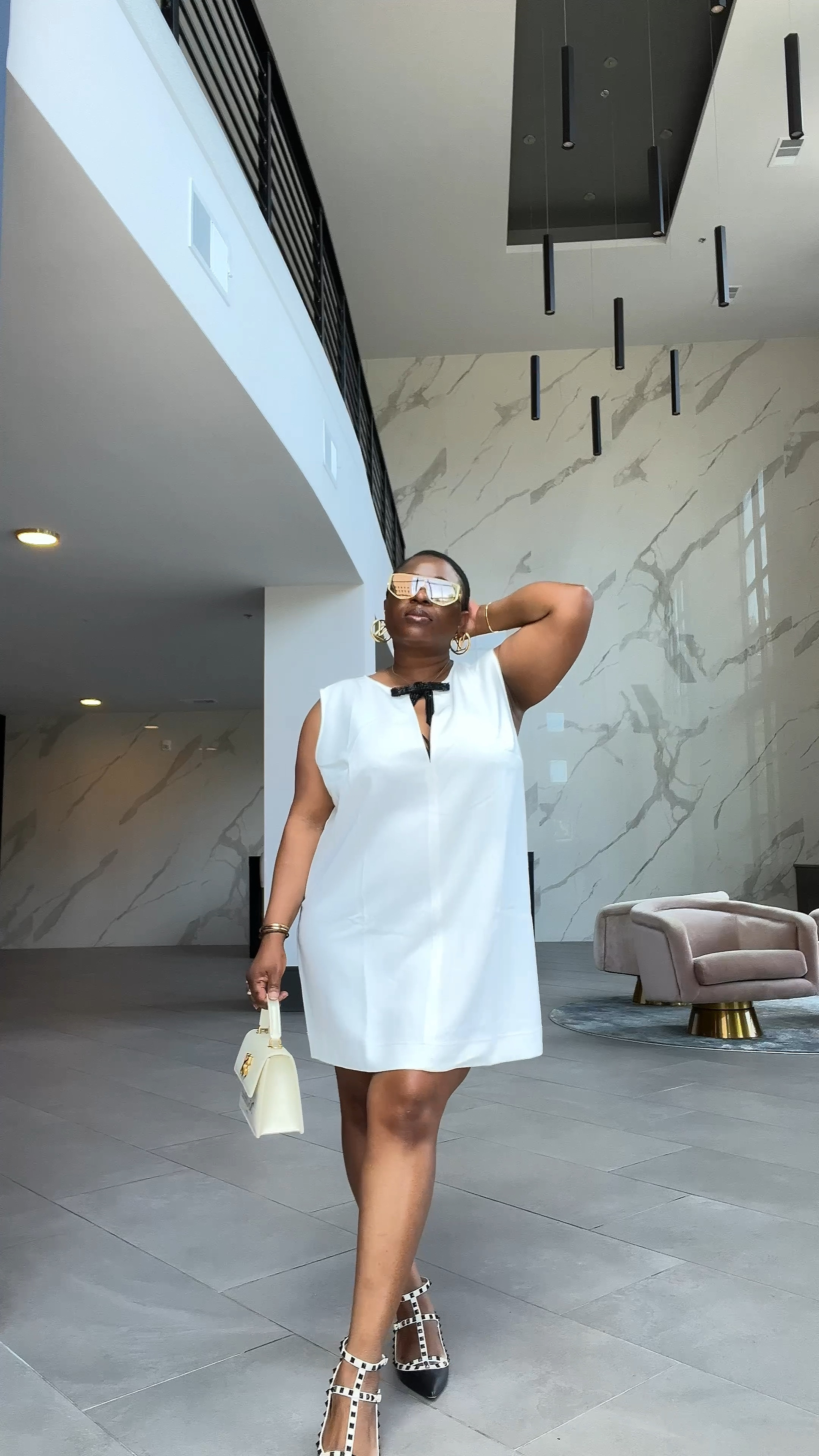 White crisp dress 

#LTKMidsize #LTKVideo #LTKStyleTip
