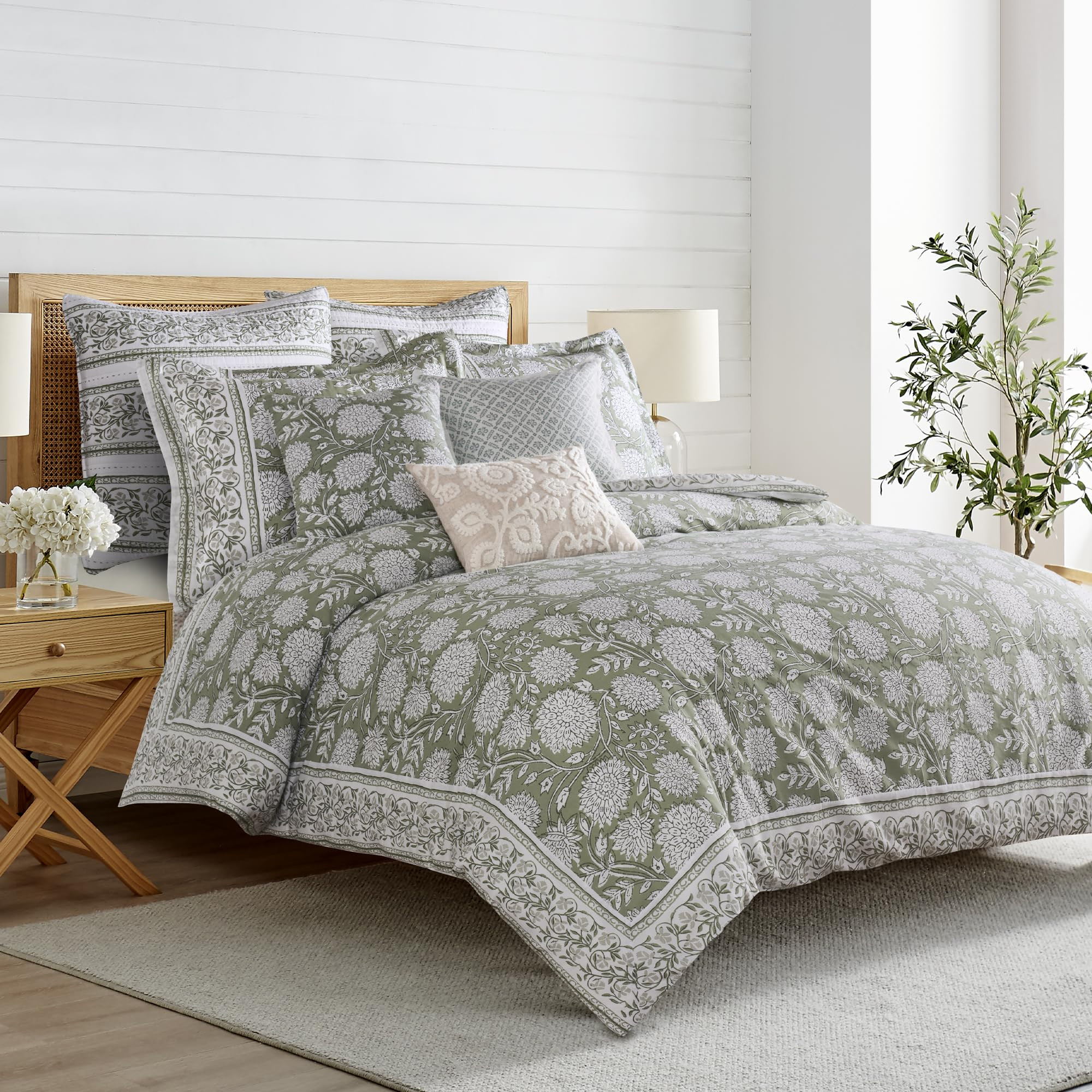 Levtex Home Adare Sage Reversible Queen Duvet Cover Set (90x94in) with 2 Pillow Shams (26x20in) -... | Amazon (US)