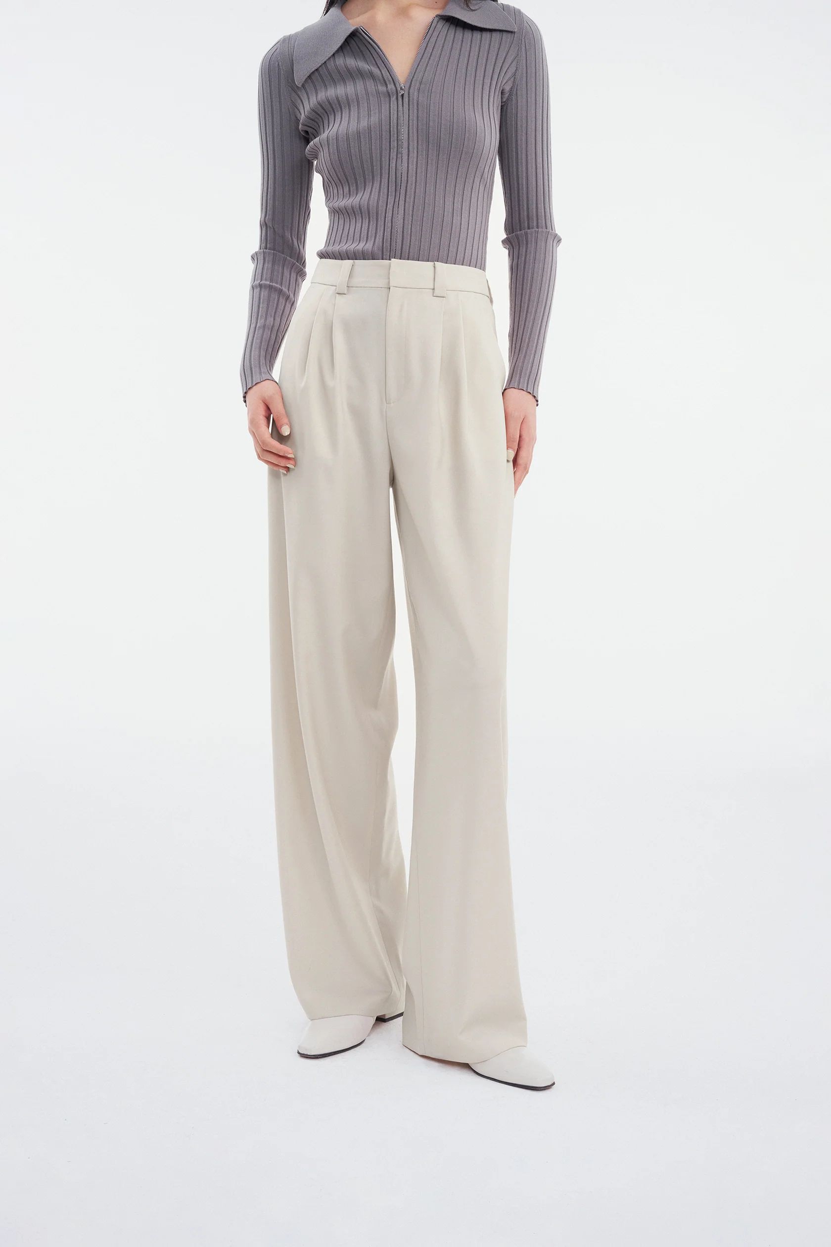 Mera Pleated Trousers in Worsted Wool | Fabrique