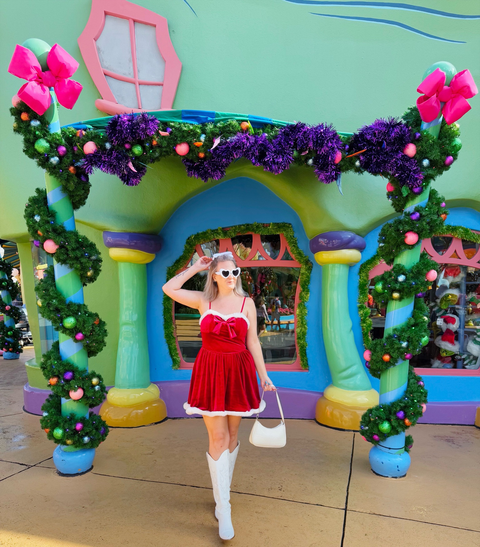 Universal Holiday outfit 
#universal #universalstudios #grinch