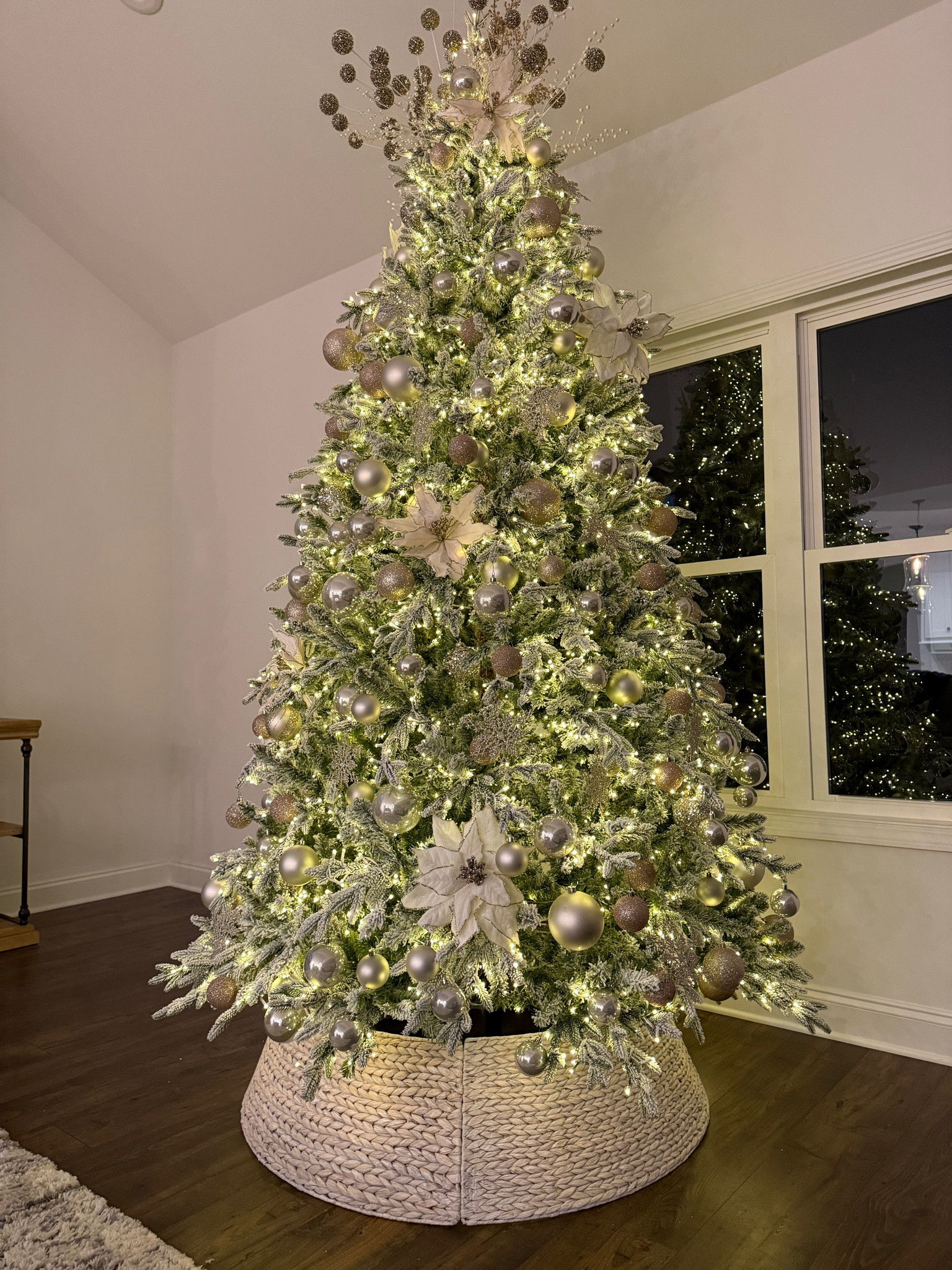 Oh Christmas Tree 🎄 
#ltkchristmas #christmasdecor #christmastree

#LTKHome #LTKSeasonal #LTKHoliday