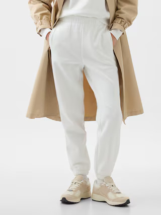 Vintage Soft High Rise Boyfriend Joggers | Gap (CA)