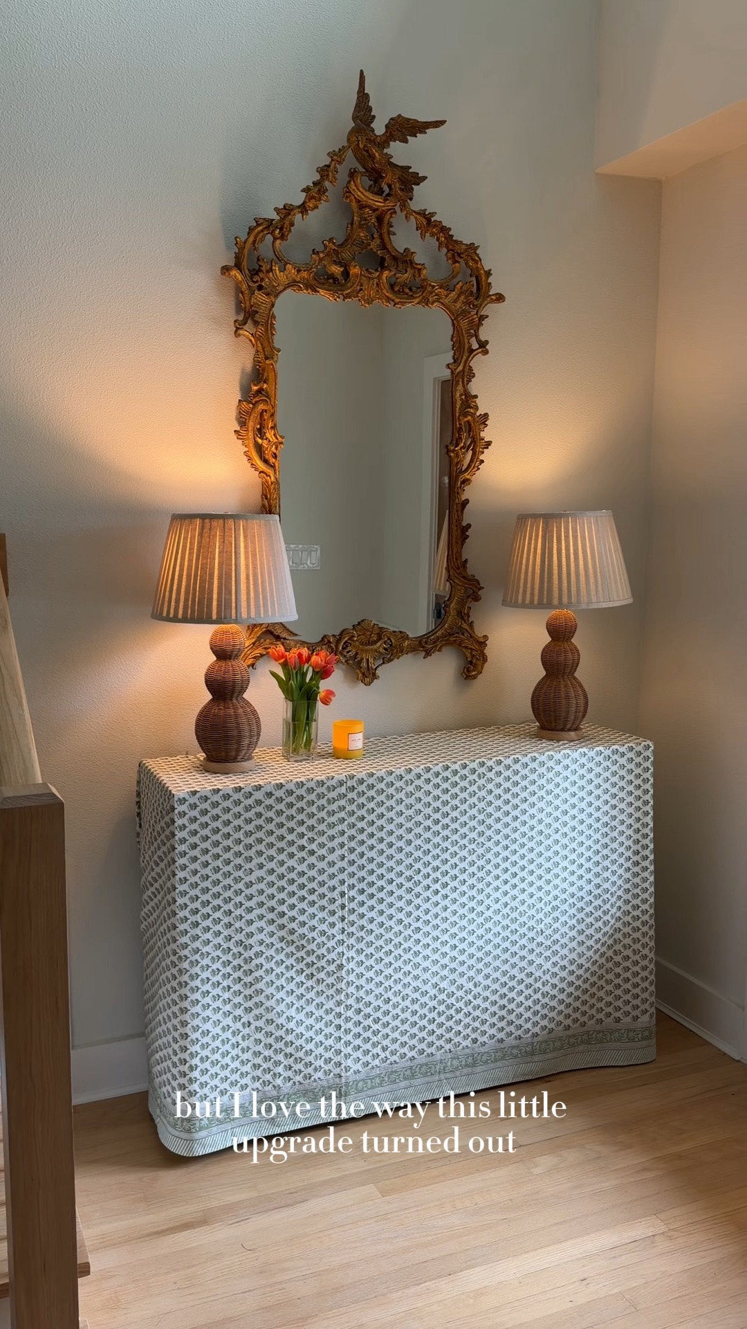 Entryway refresh! Mirror is antique & lamps are from HomeGoods! Linked what I could :)

Home decor // entryway table