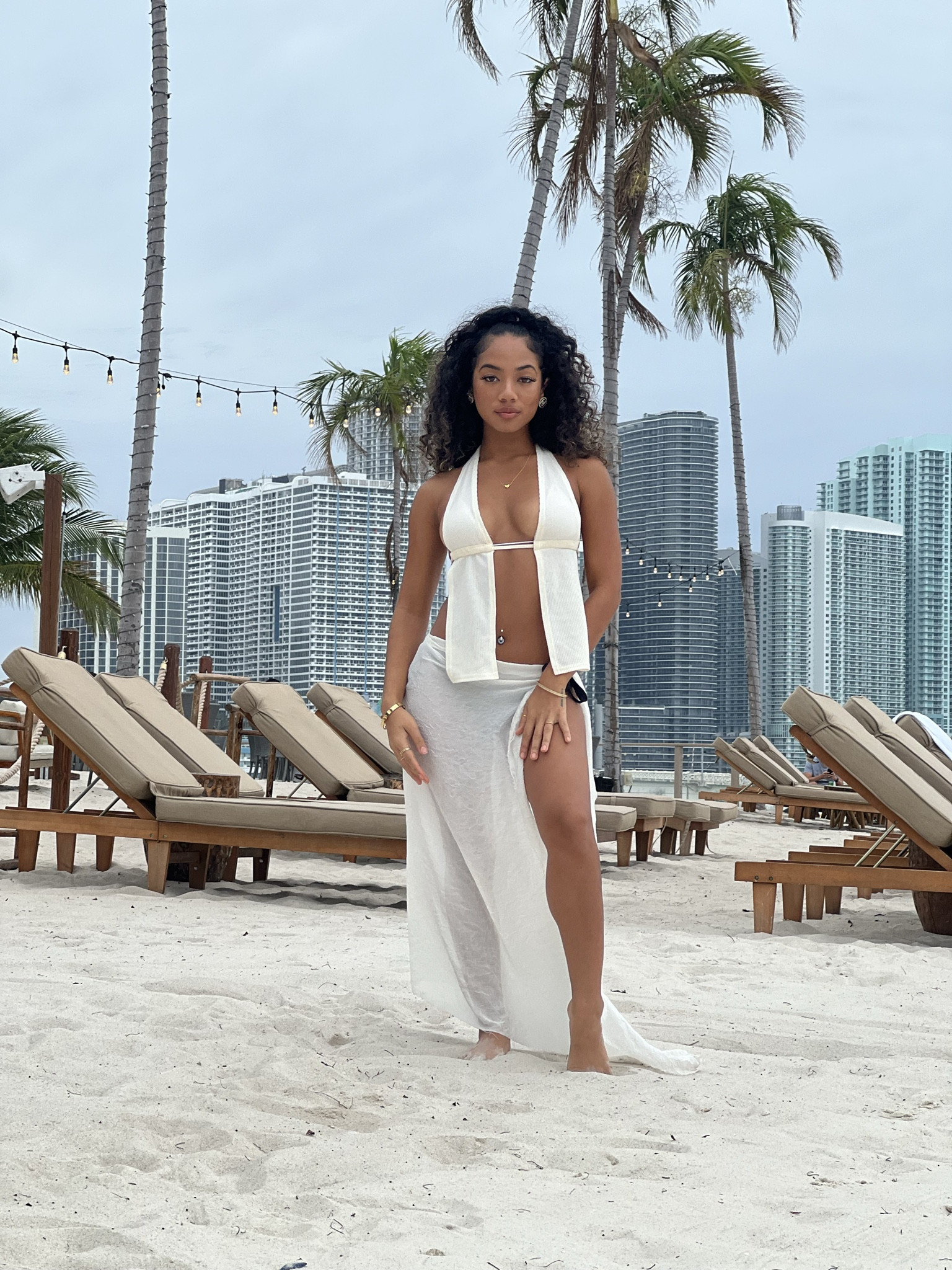 cute white beach top || size xs 

#LTKtravel #LTKSeasonal #LTKMostLoved