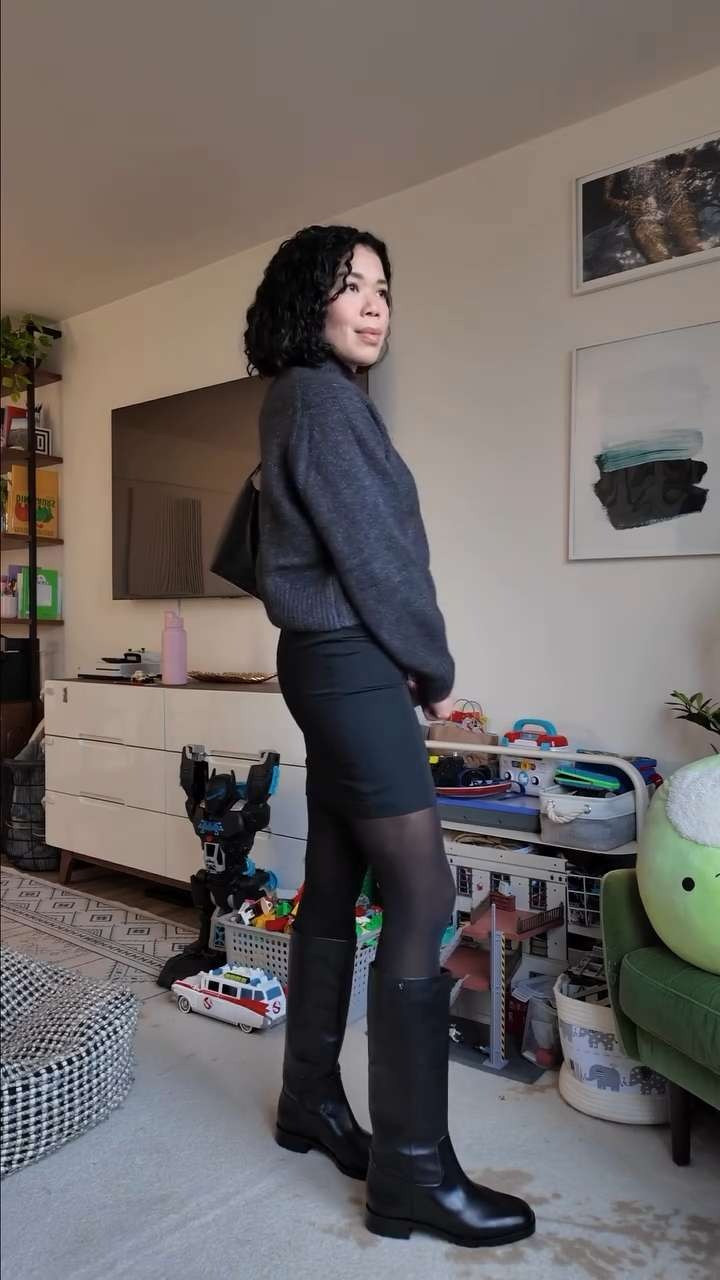 Never underestimate the power of a pencil skirt.

I found this vintage mugler skirt on The Real Real and life has never been the same. Don’t sleep on that app 👏🏼 

// Fashion, Outfits, Outfit Ideas, Outfit Inspo, Classy, Classy Outfit, Classy, Trending, Trendy, Trendy Outfits, Mom Fit, Mom In Style, Mom Style, Mom Outfits, Mom Fashion, Fall Mom Outfits, Casual Mom Outfits, Office Outfit, Casual Office Outfit, Boots, Knee High Boots, Shoulder Bag, Jacket, Hooded Jacket, Sweatpants, Sweatshirt, Tights, Mini Skirt 

 

#LTKStyleTip #LTKShoeCrush #LTKItBag