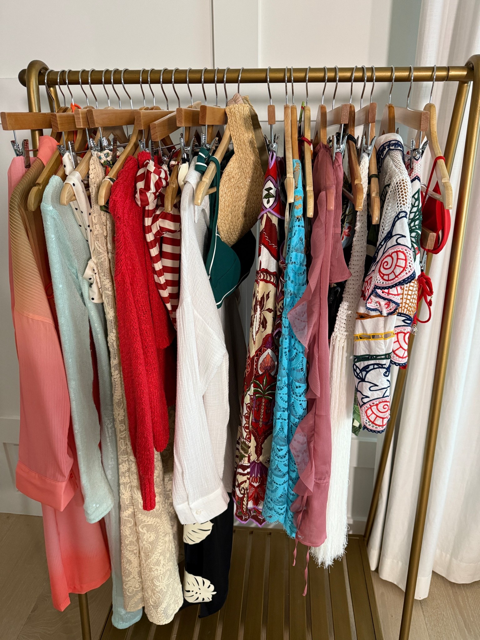 Scroll to shop resort rack! Perfect for your next trip or staycation!! 🥰! Follow for more finds! Xo!😘 #OnLTK

#LTKootd #LTKgrwm #LTKTravel