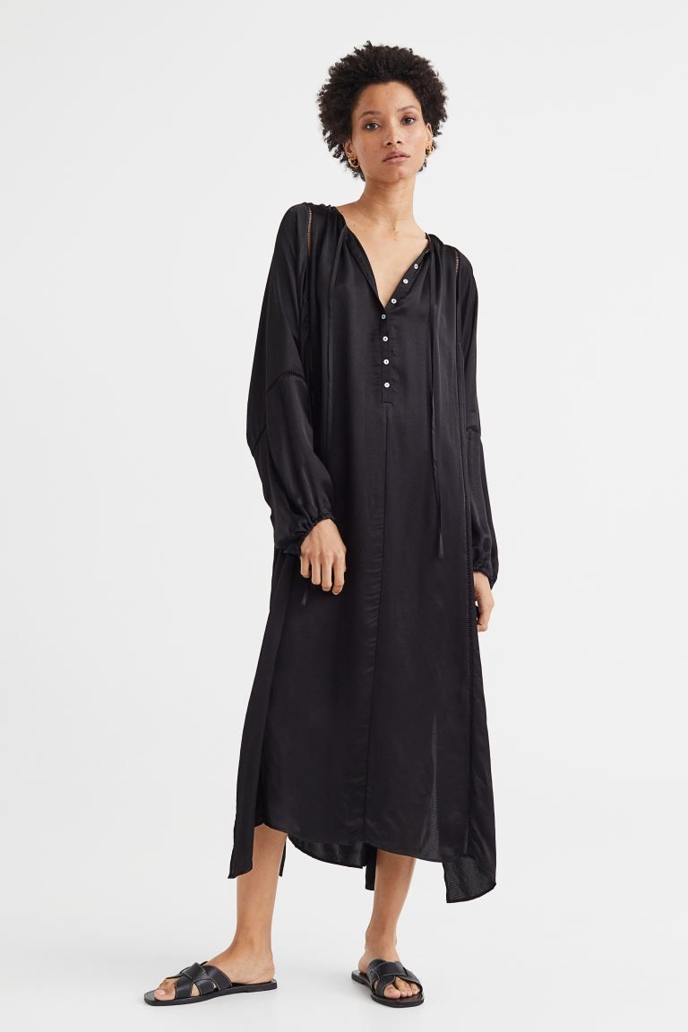 New ArrivalOversized, calf-length dress in softly draped satin. Round neckline with long, narrow ... | H&M (US)