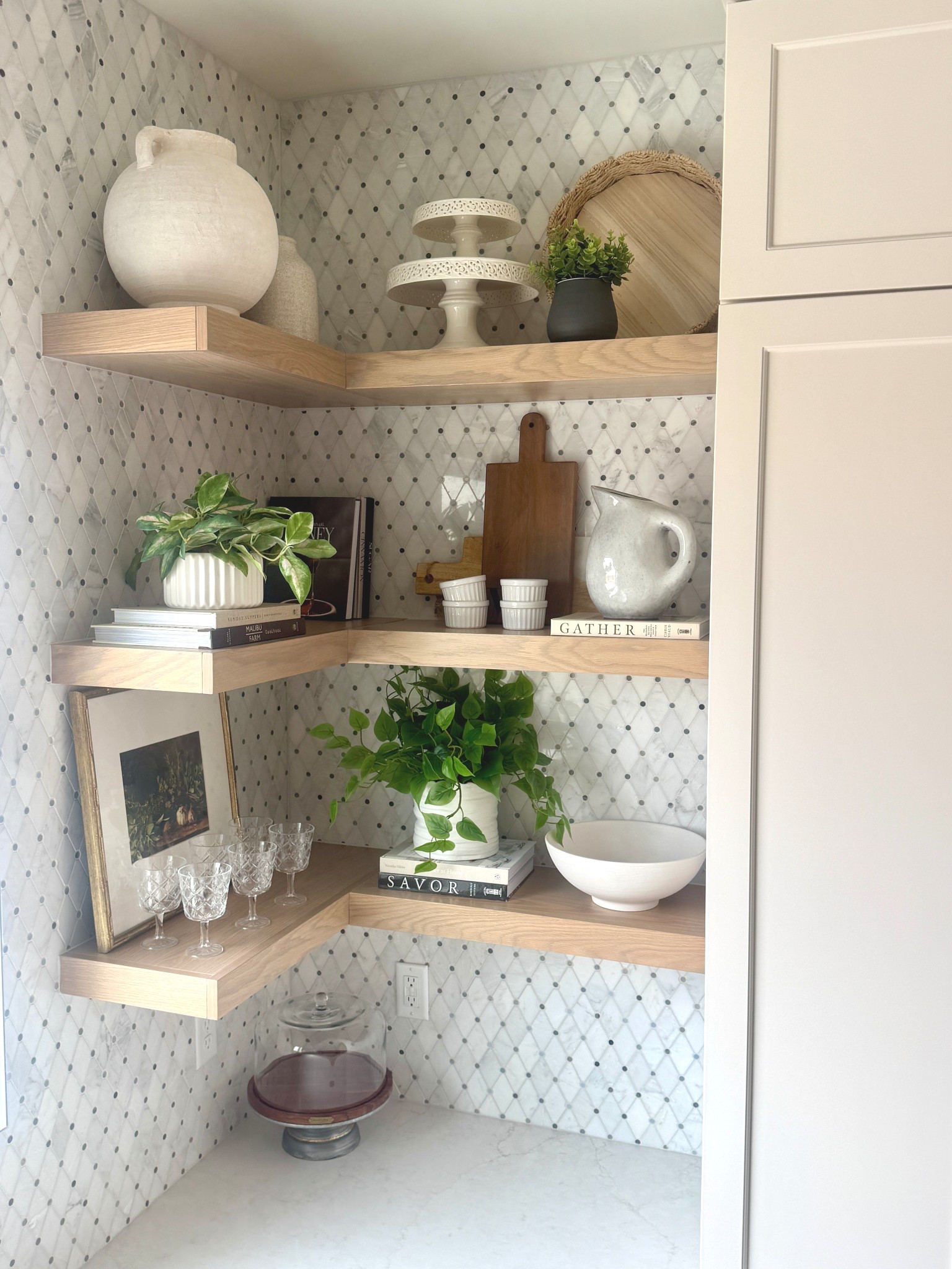 Your pantry doesn’t have to be hidden.
Open shelves give you a reason to style it, not just store it.
Keep it functional, make it beautiful, and show off what you love.