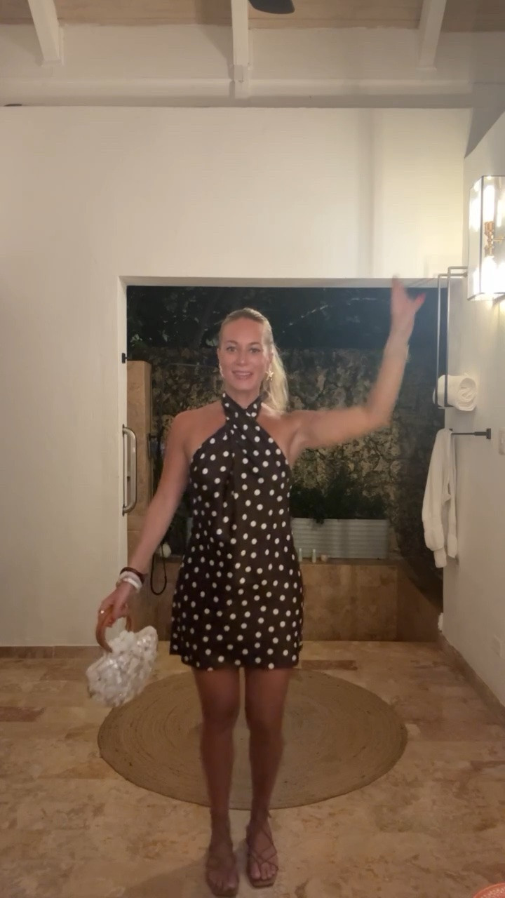 OOTD for our first night in the
DR! This Shell Bag is the BEST quality bag I've ever purchased from Amazon.
Love the Polka Dot dress.

#LTKootd #LTKSeasonal