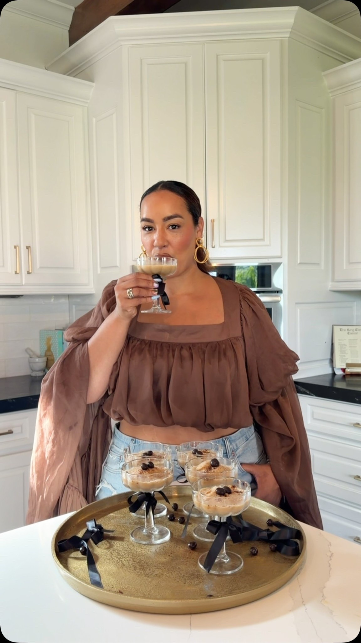 🤎Girls Night In Goals🤎 The ninja slushie is probably the most fun item in my kitchen🙌🏽 comment “Ninja” and I will dm you the link for the machine. There are some on sale right now but I also found a gold one😍