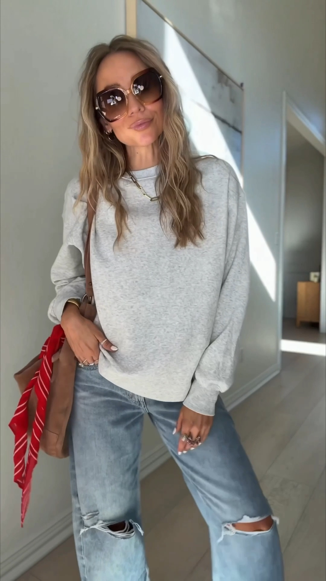 Walmart viral Crew Neck sweatshirts are BACK!!!!!!!!!!!!! I sized up to a M for a more oversized fit.  Perfect to wear with jeans or leggings. 



#LTKdayinmylife #LTKmomlife #LTKgrwm