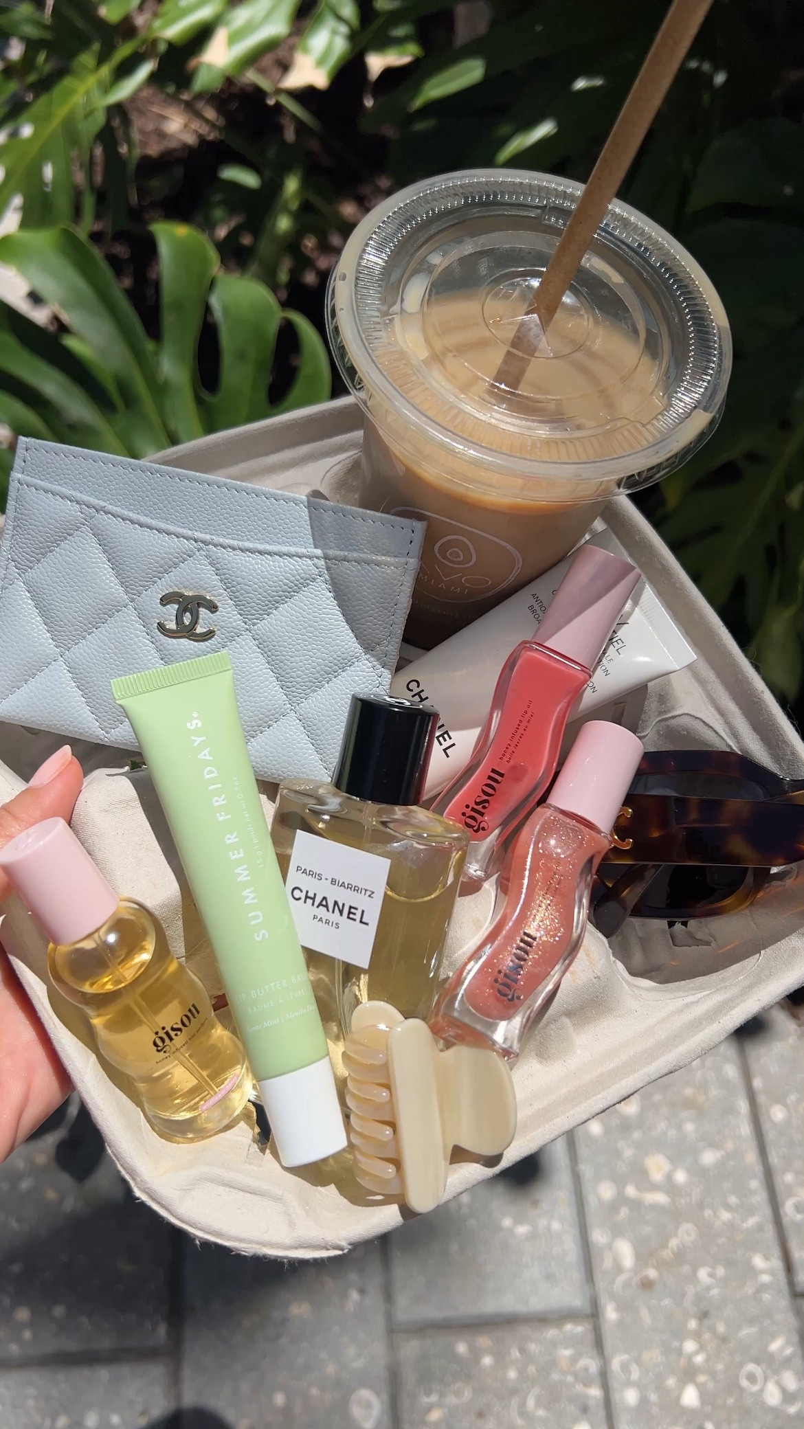 Coffee tray but make it beauty trend

#LTKBeauty