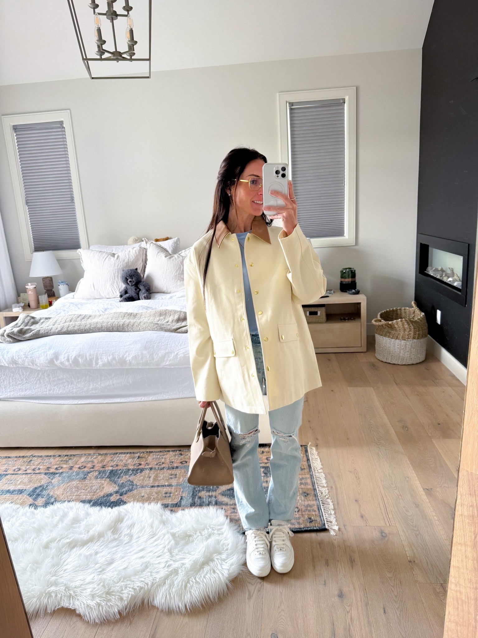 Ivory barn jacket for fall 

Bag is from The Row - Margaux 10. I’ve included some similar options.

#LTKItBag #LTKStyleTip