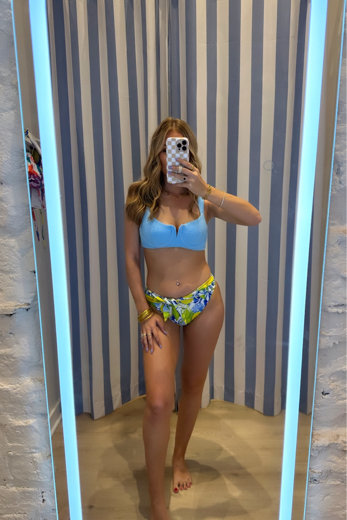 Soooo ready to be tanning on the beach!! Loving this Kenny Flowers bikini! The top is supportive, and these bottoms have moderate coverage! 

Vacation 
Resort style 
Swim
Spring outfits 


#LTKswim #LTKeurope #LTKfitness