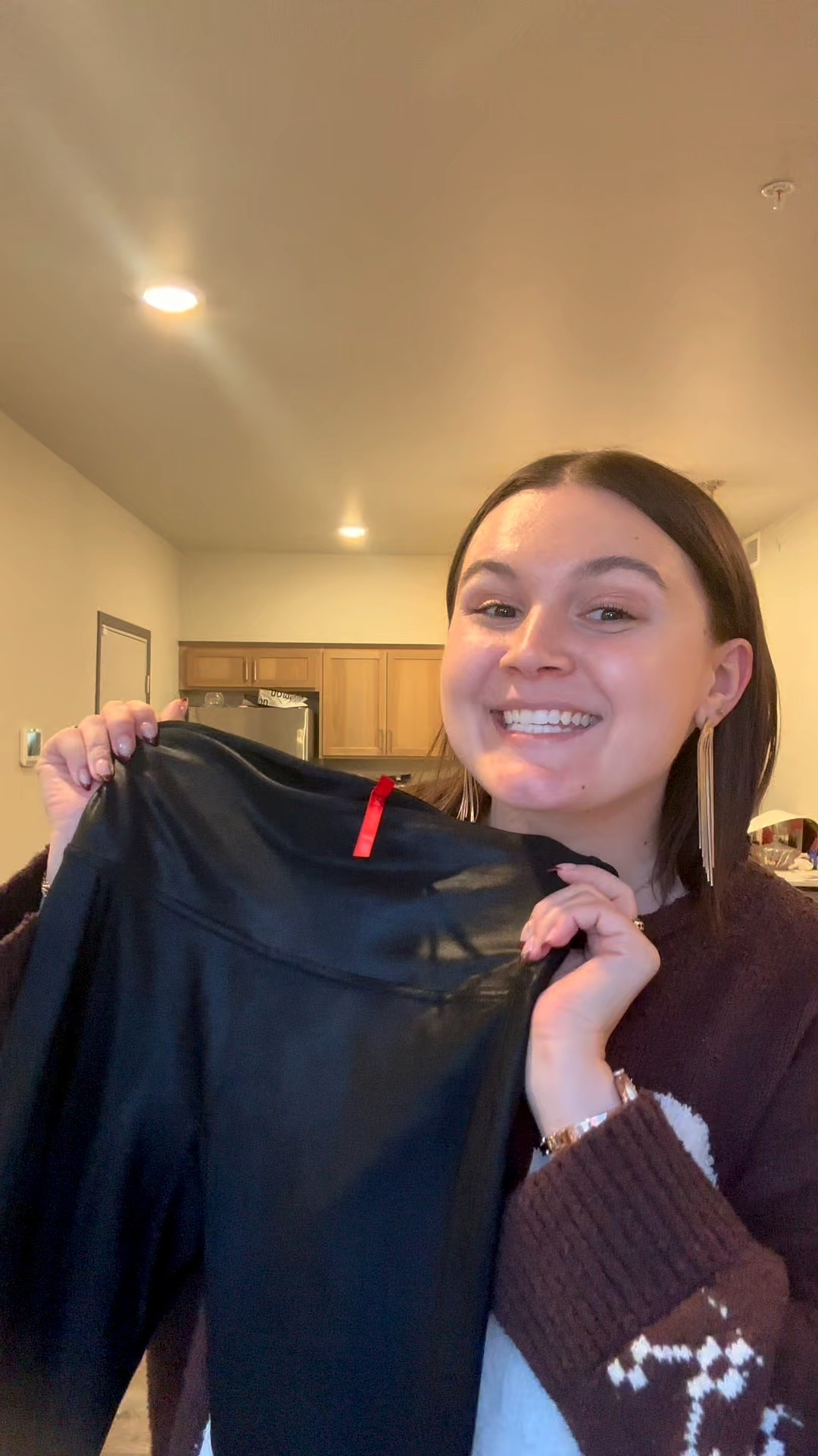 My @SPANX leggings are going STRONG six years on! As a bonus these cuties are on sale 😏

#spanx #fauxleatherpants #fauxleather #midsizethelook #rewearingoutfits 

#LTKSaleAlert #LTKMidsize #LTKCyberWeek