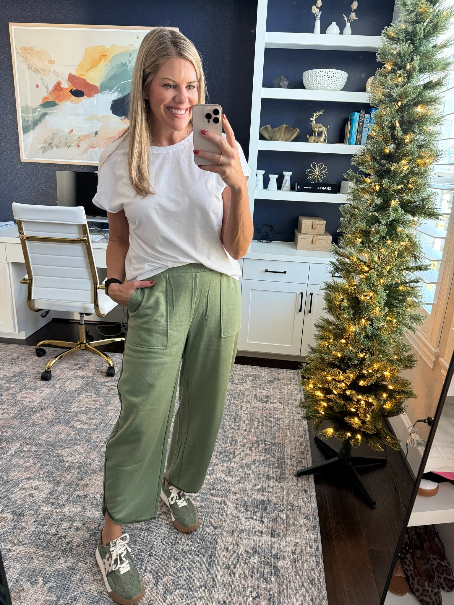 💚Got these joggers a month or so ago and they are so comfy! LOVE the hem on these. 

 #LTKOver40 #LTKFindsUnder50