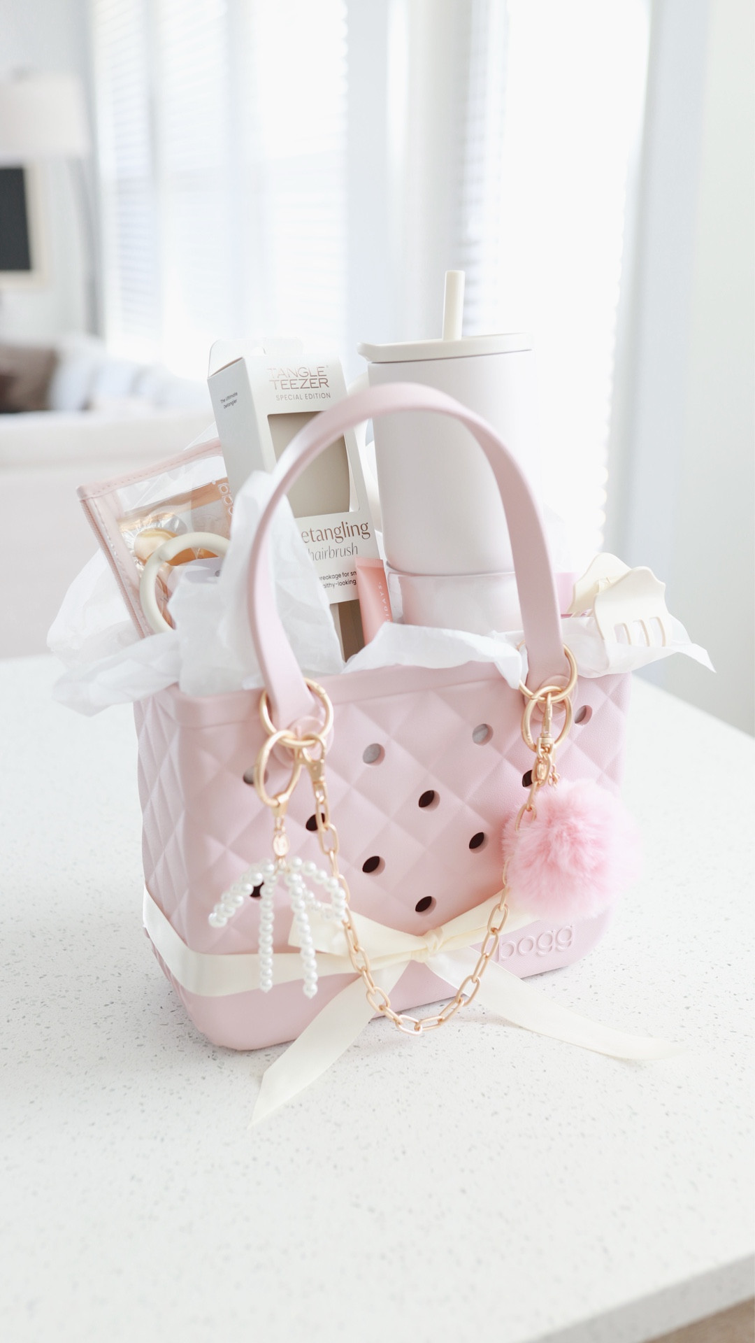 POV: this is your sign to use a Bogg Bag as gift bag

#LTKHoliday #LTKBeauty #LTKGiftGuide