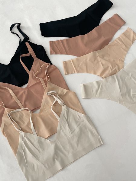 Seamless, wireless bra & panty set from Amazon! 

#LTKfindsunder50