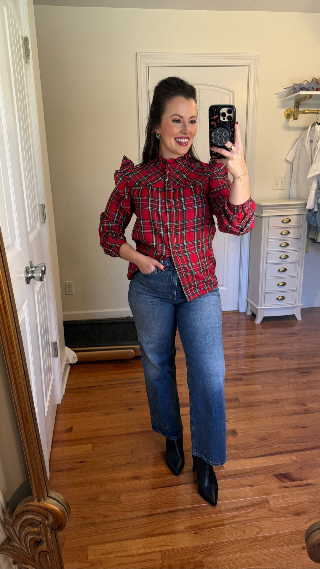 Red plaid Christmas top (small - Avara)
Casual Christmas outfit
Holiday party outfit
Holiday top plaid top


#LTKFindsUnder100 #LTKCyberWeek #LTKHoliday