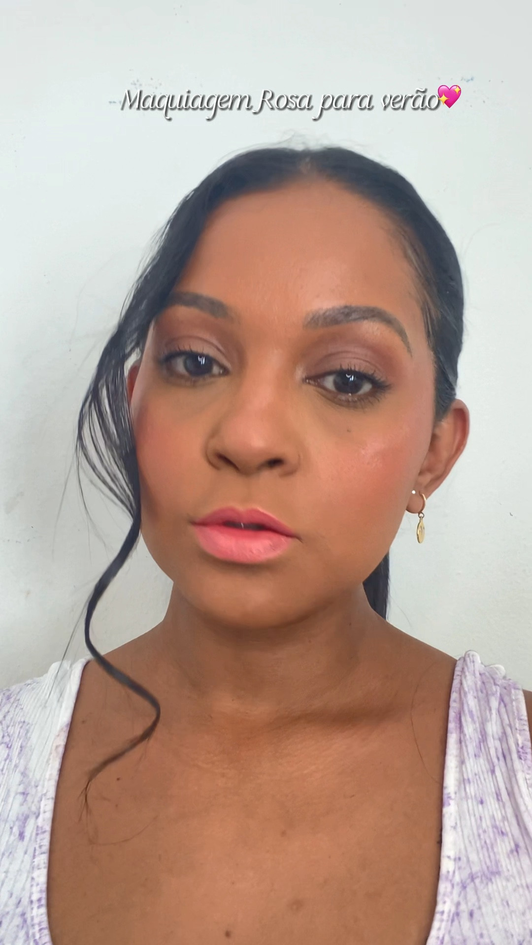 Maquiagem rosa para o verão 💖🎀🌸


#ltkbrasil #maquiagemrosa #makeuppink 

#LTKbrasil #LTKVideo #LTKbeauty