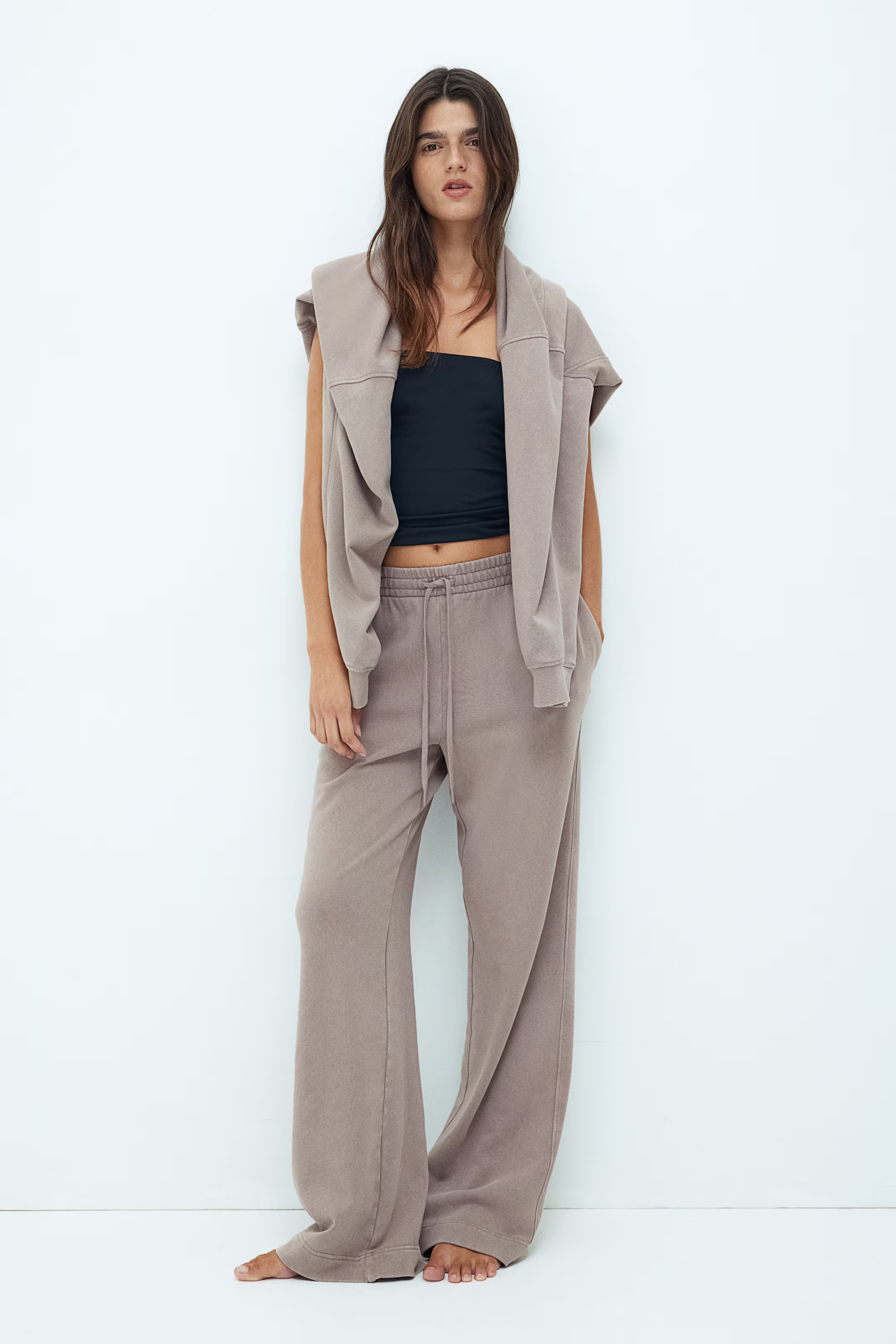 Straight sweatpants - Regular waist - Long - Beige - Ladies | H&M GB | H&M (UK, MY, IN, SG, PH, TW, HK)