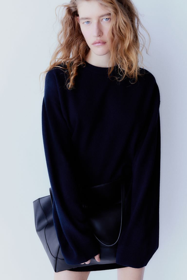 Oversized cashmere jumper | H&M (UK, MY, IN, SG, PH, TW, HK)