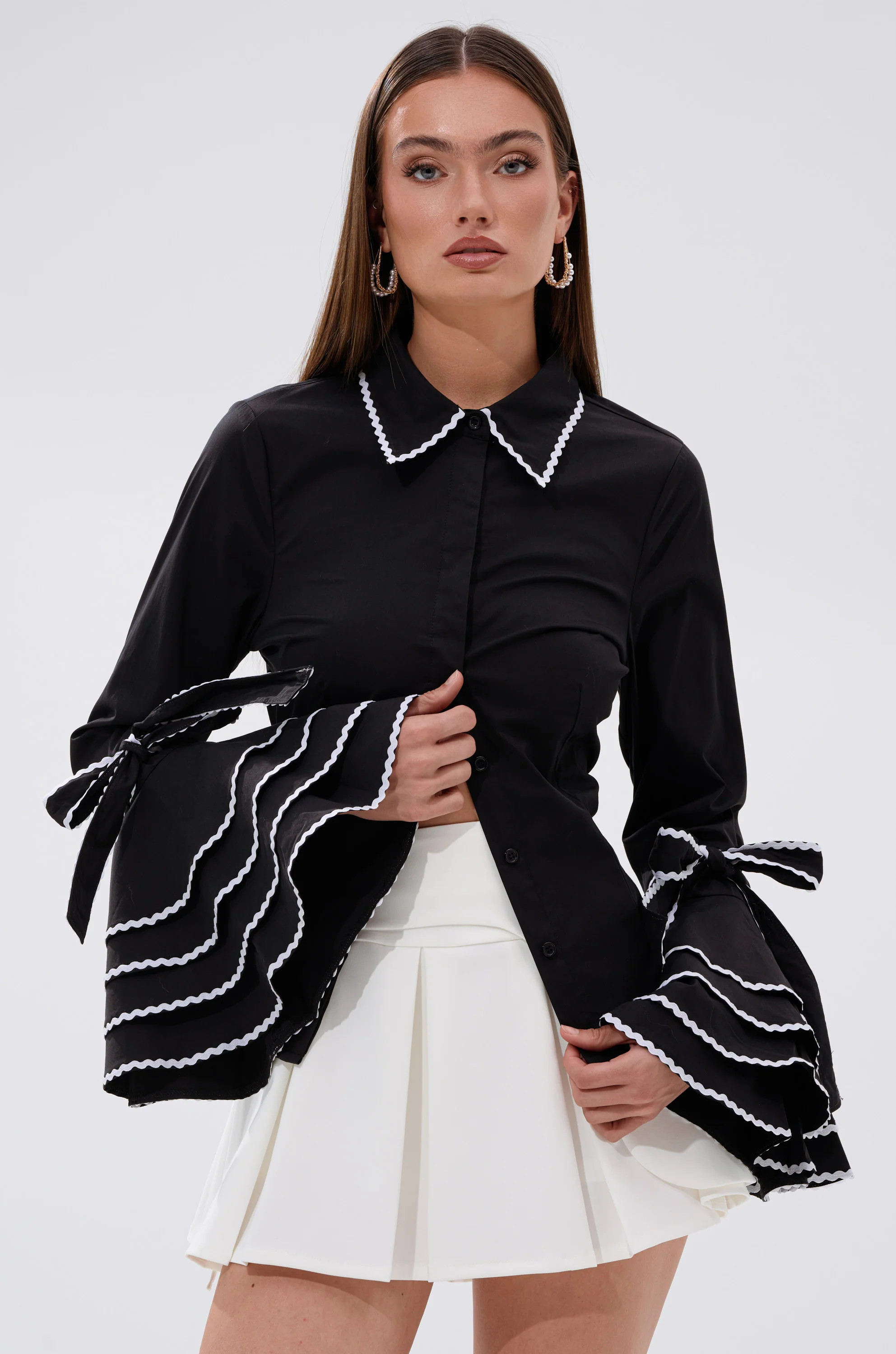 AKIRA Business Ruffle Sleeve Button Down Top | Black | Size Large | AKIRA
