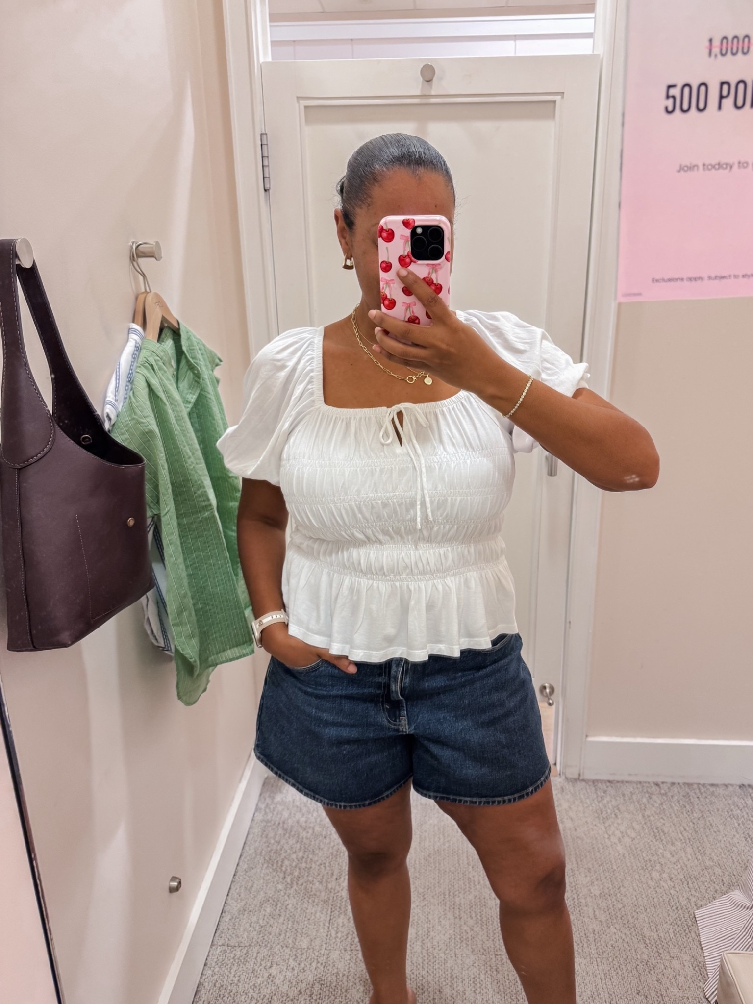 Tried on this cute top in a size large! Fits tts and is on sale today 

Summer outfit Inspo

#LTKootd #LTKMidsize #LTKSeasonal