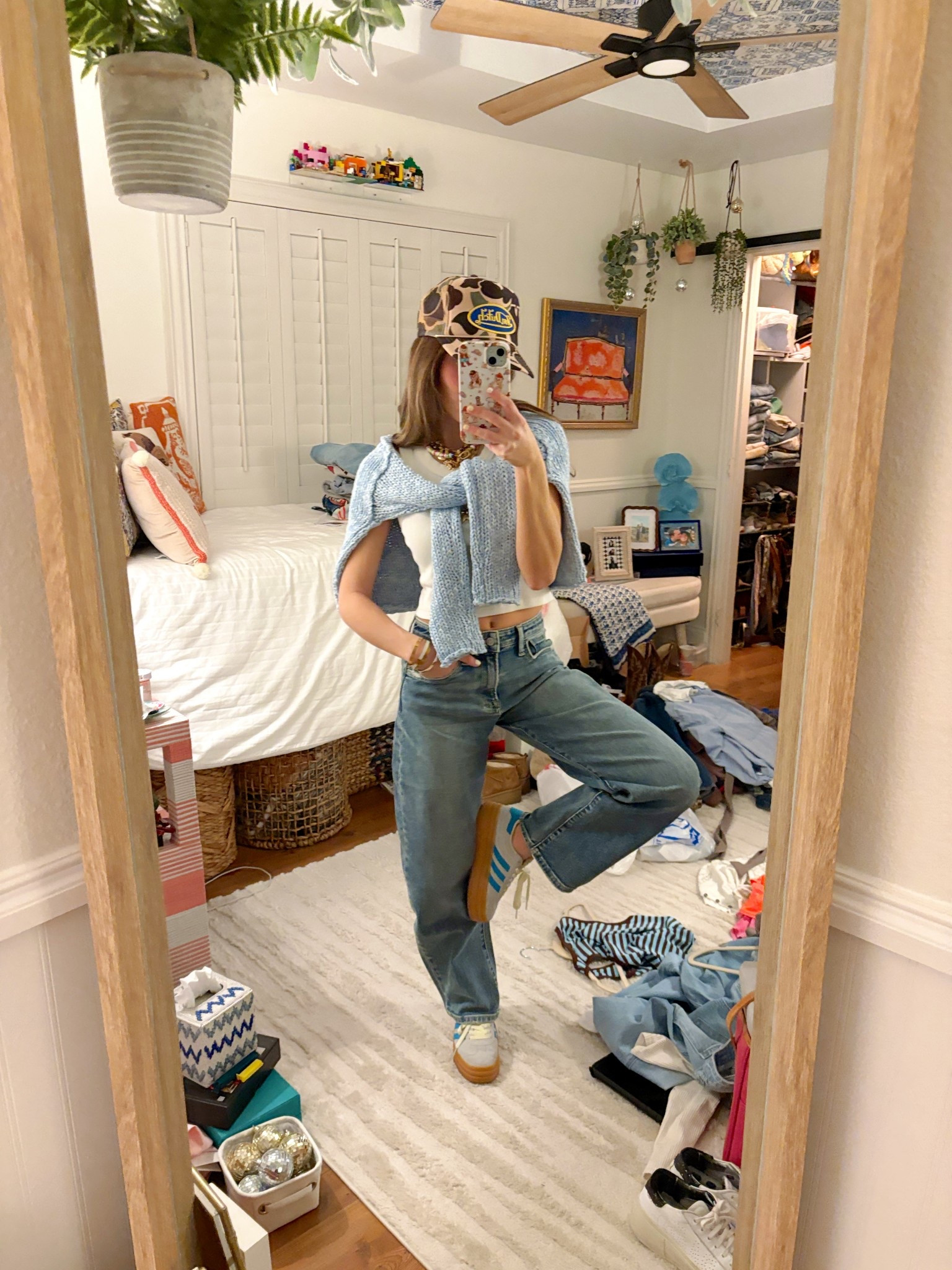 Ootd! 
I’m 5’2 wearing an 24 in the jeans and an XS in the sweater 

#LTKootd #LTKPetite #LTKgrwm