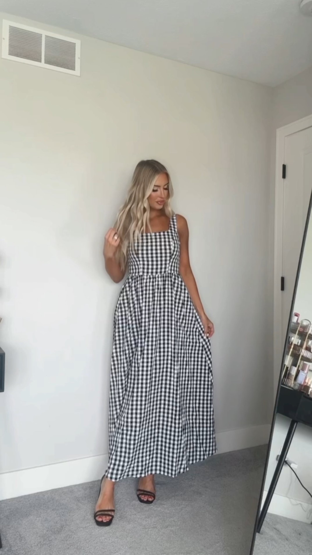 Wearing a size S 🖤

#LTKFindsUnder50 #LTKFindsUnder100 #LTKStyleTip