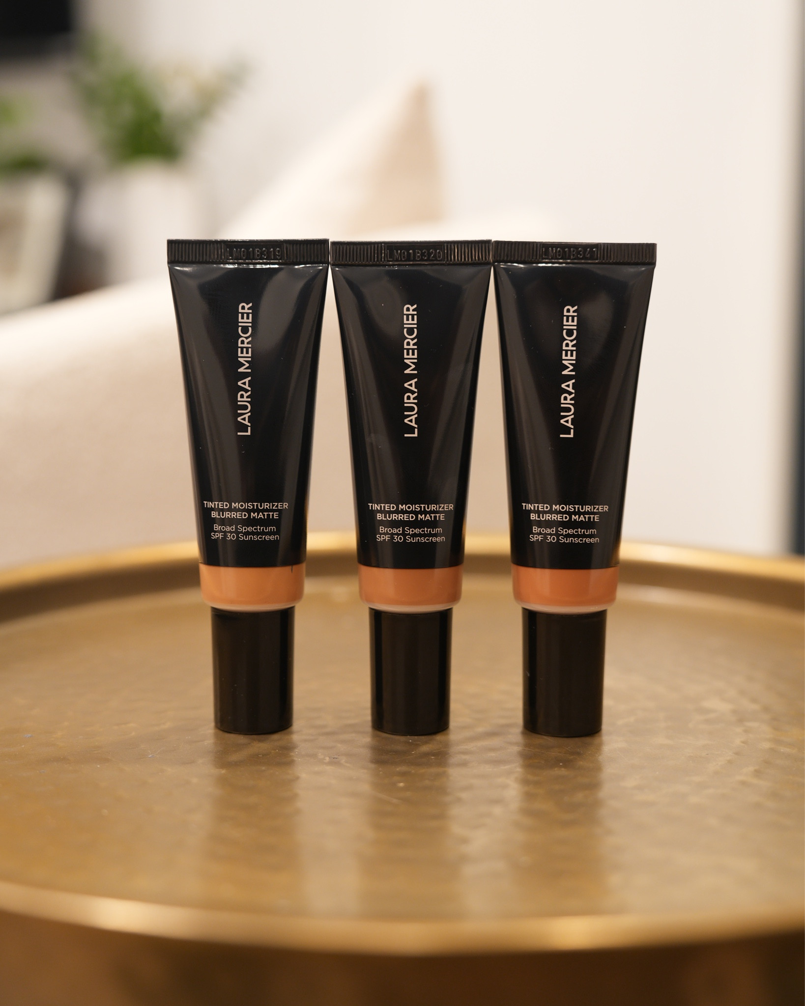 I’ve been obsessed with this #LauraMercier tinted moisturizer — lightweight, oil-free, and gives that airbrushed skin look without trying too hard. So good for everyday wear!

#beauty #mattelook #glamessentials #flawlessfinish #softglam #everydaylook #makeupsssentials #beautyessentials #beautygoals #beautyover50 #xojalonda

#LTKFindsUnder50 #LTKOver40 #LTKBeauty