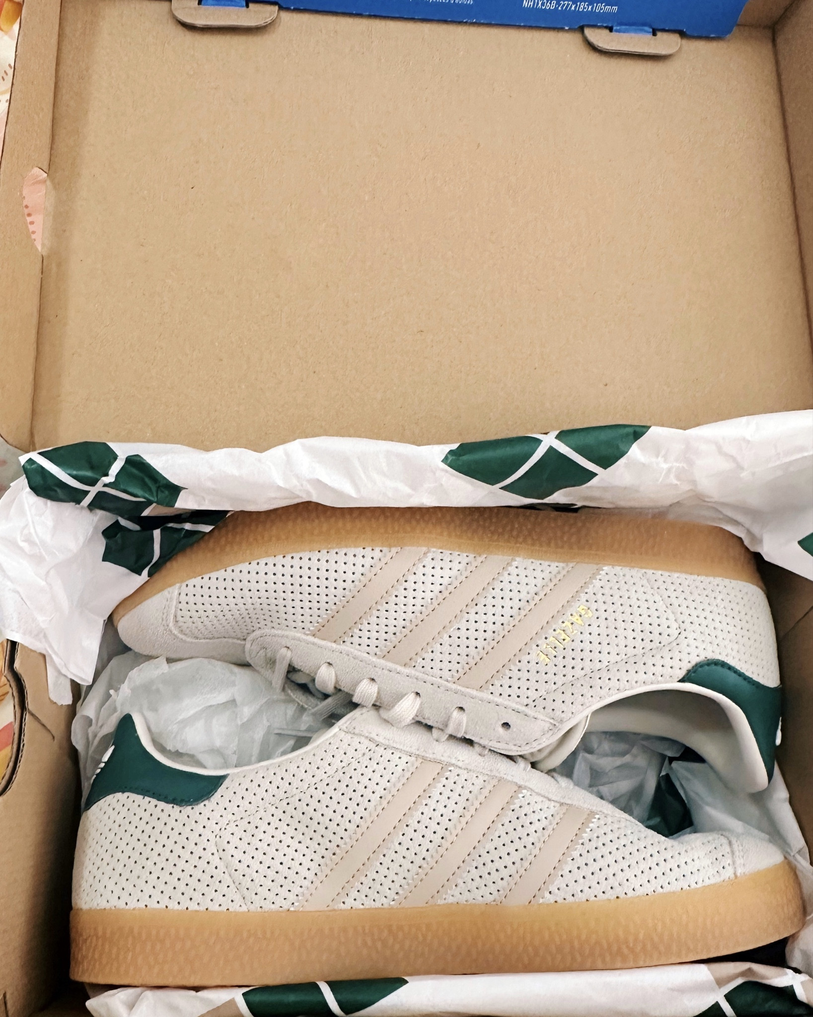 OBSESSED with my new Adidas Gazelles🤍🤍🤍

#LTKfindsunder100 #LTKshoecrush #LTKstyletip