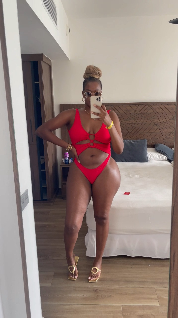 Size 10 in the coverup 

#LTKMidsize #LTKSwim #LTKSaleAlert