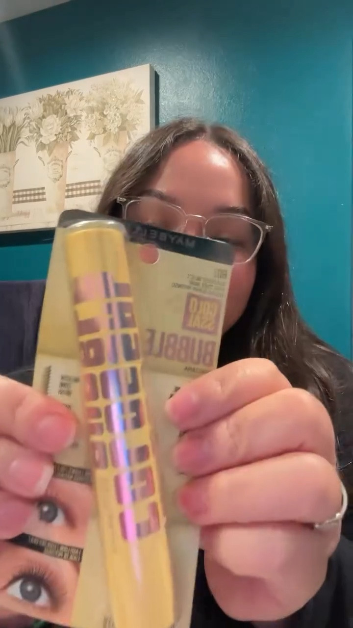 🤩10/10 ! I actually really loved this mascara! I see so many reviews but I had to see for myself and I was not disappointed! It’s my new fave!#maybellinebubblemascara #bubblemascara #makeupreview #bubblemascarareview @maybelline