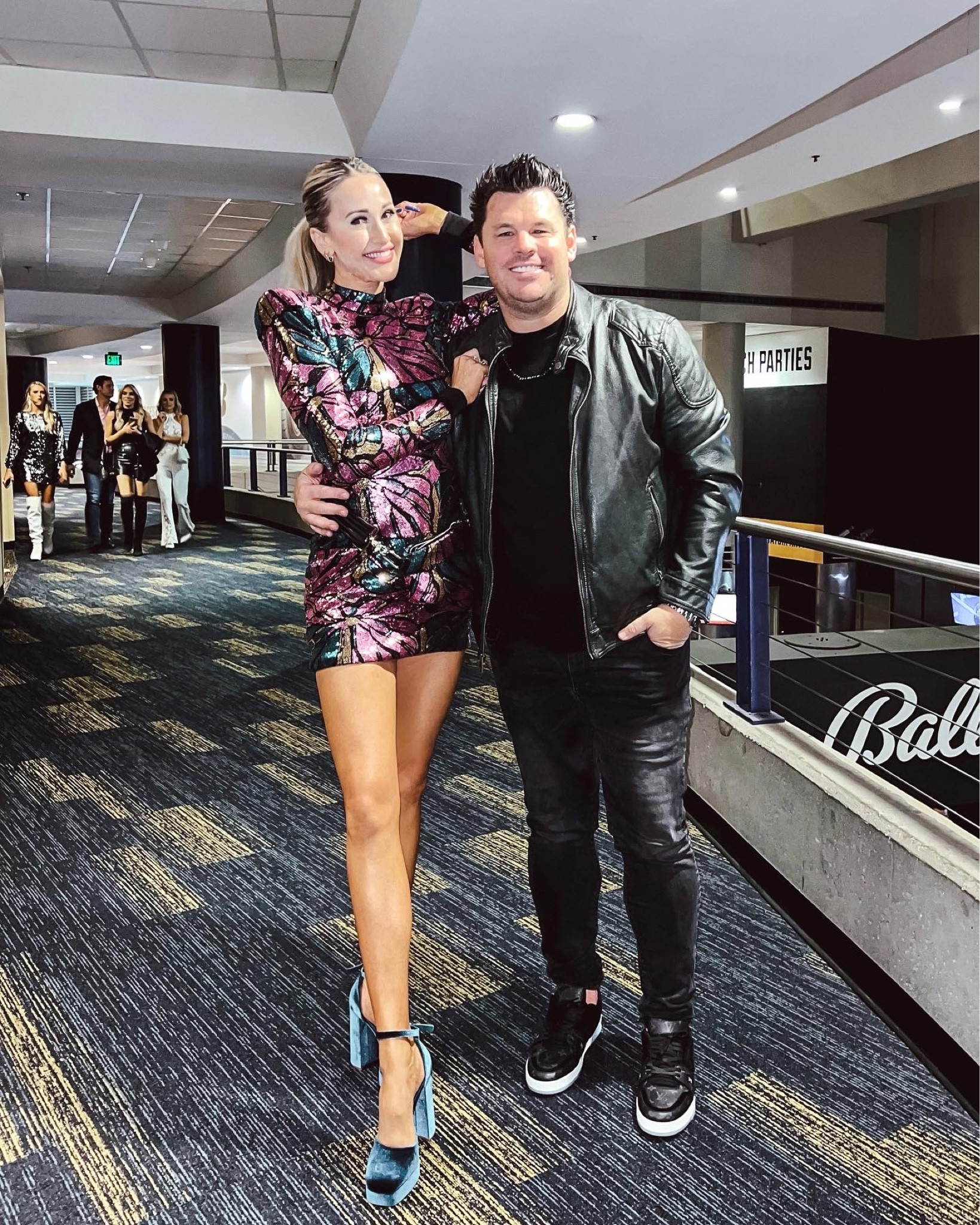 Unreal how comfortable these shoes were! Lasted all night in them & got tons of compliments on the dress. It’s short but but too mini 👌🏼 There’s not a direct link but I added a few similar looks by the same designer - love Zhivago - their stuff is so flattering