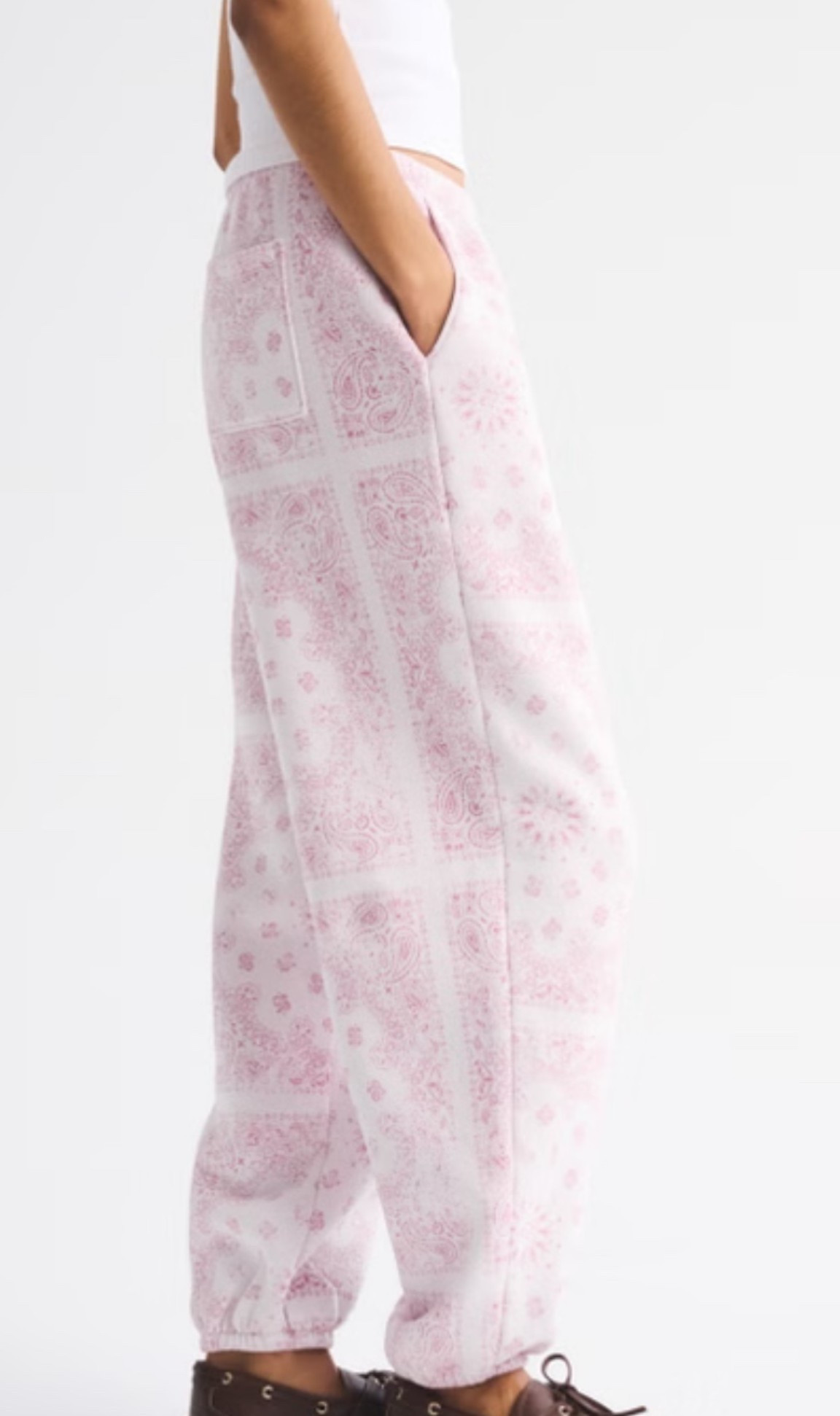 Super cute sweats 

#LTKFindsUnder100 #LTKSaleAlert #LTKActive