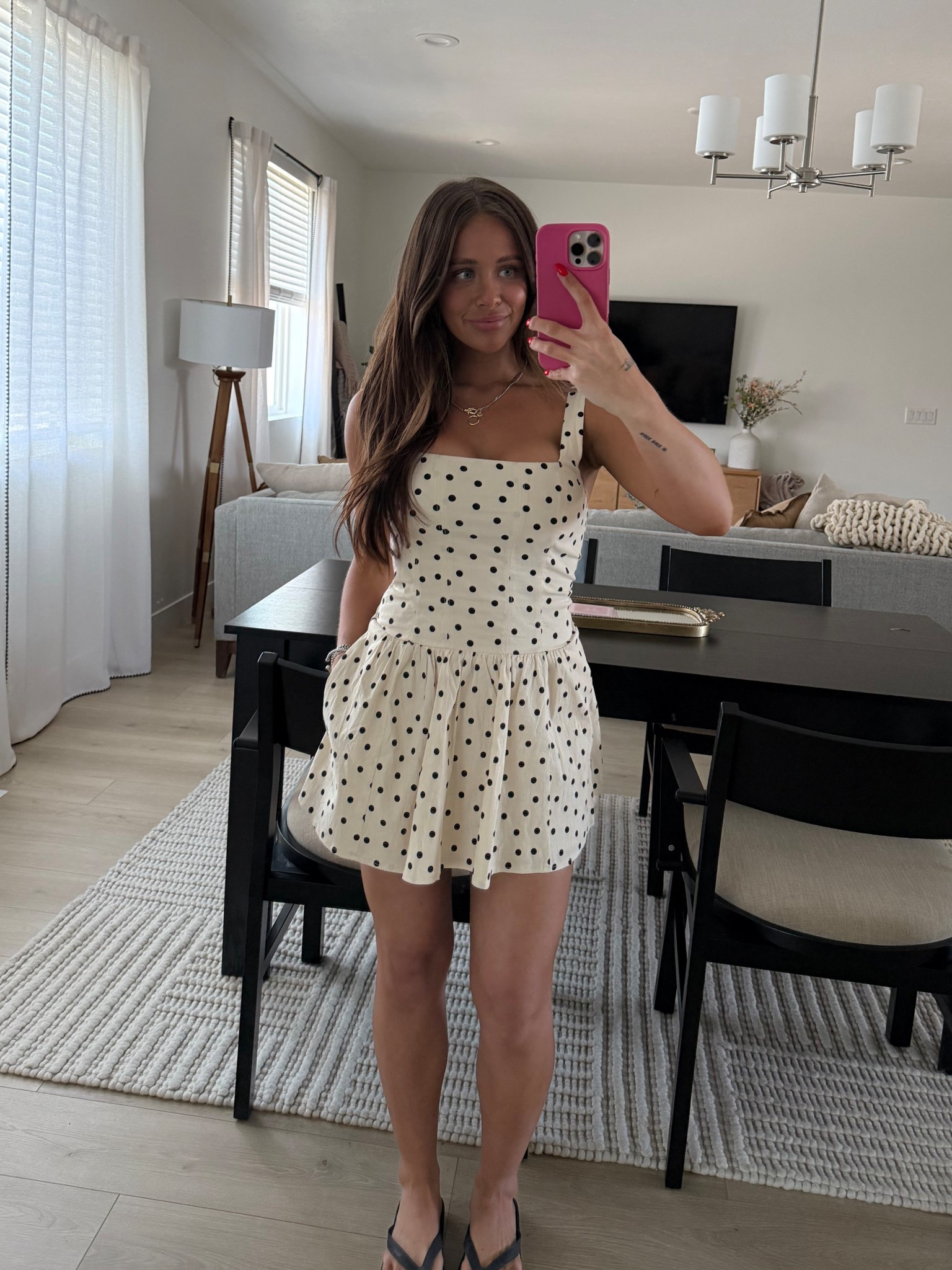 Wearing size XS! Has stretch!