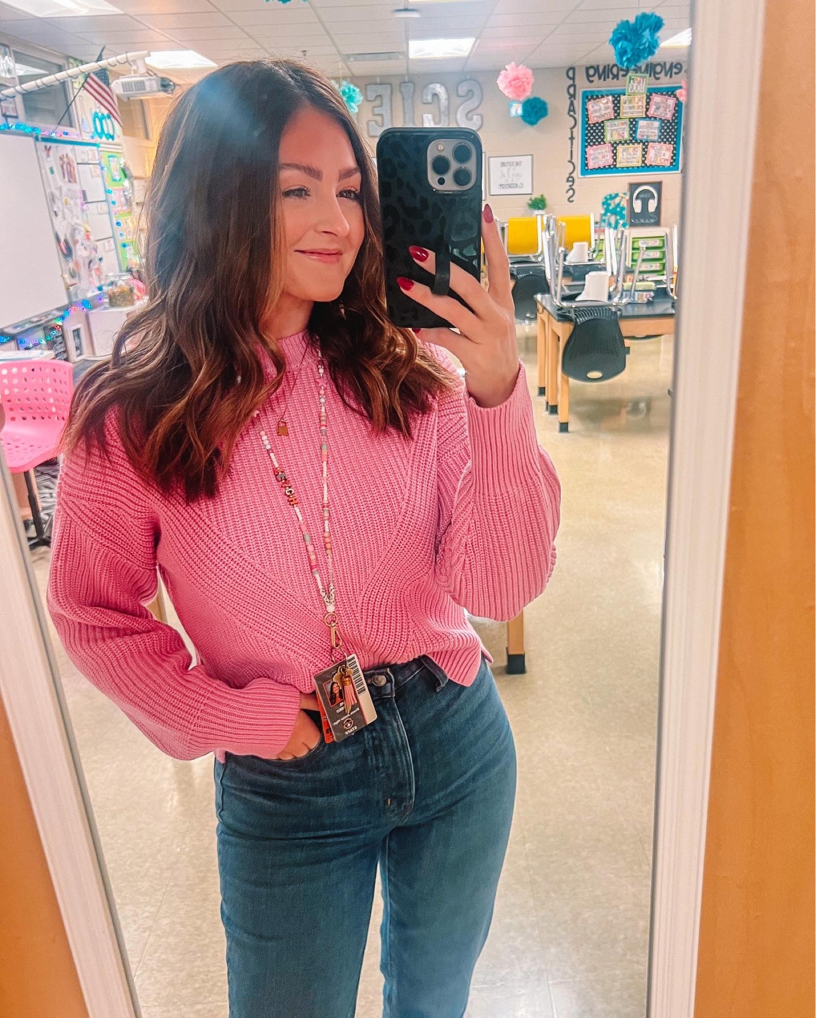 Sweater: small
Jeans: 27