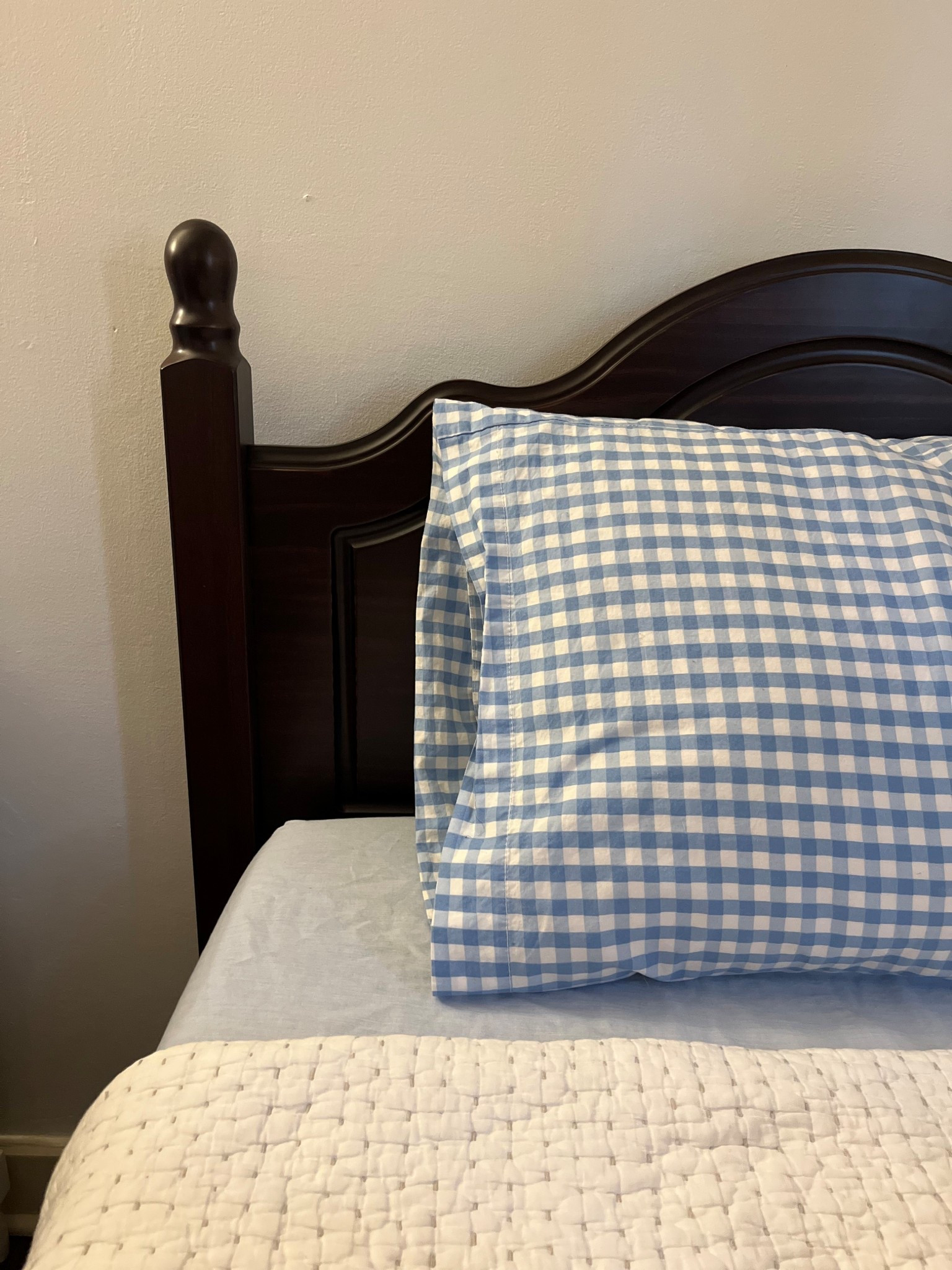 Big boy bed 🥹 blue gingham sheets, lands end quilt 

#LTKKids #LTKHome