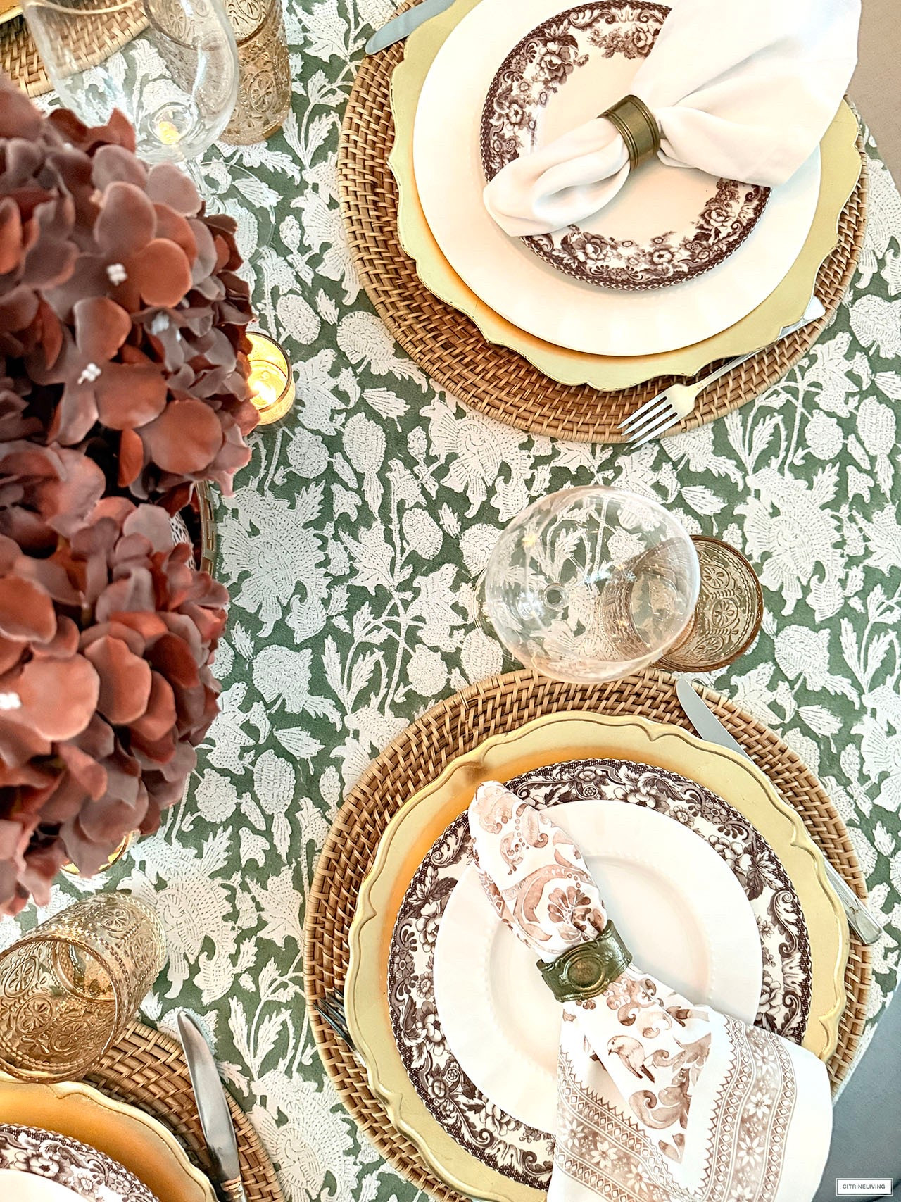 Chic fall tablescape layers!