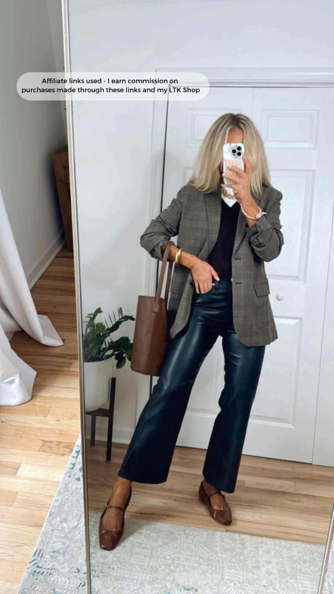 Fall outfit 
Black faux leather pants outfit 