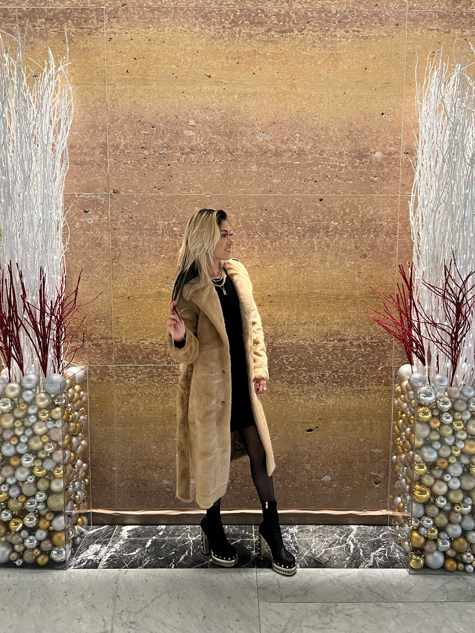 Winter coat 🧥 very elegant, Cozy and warm! It’s 50% off

#LTKHoliday #LTKstyletip #LTKSeasonal