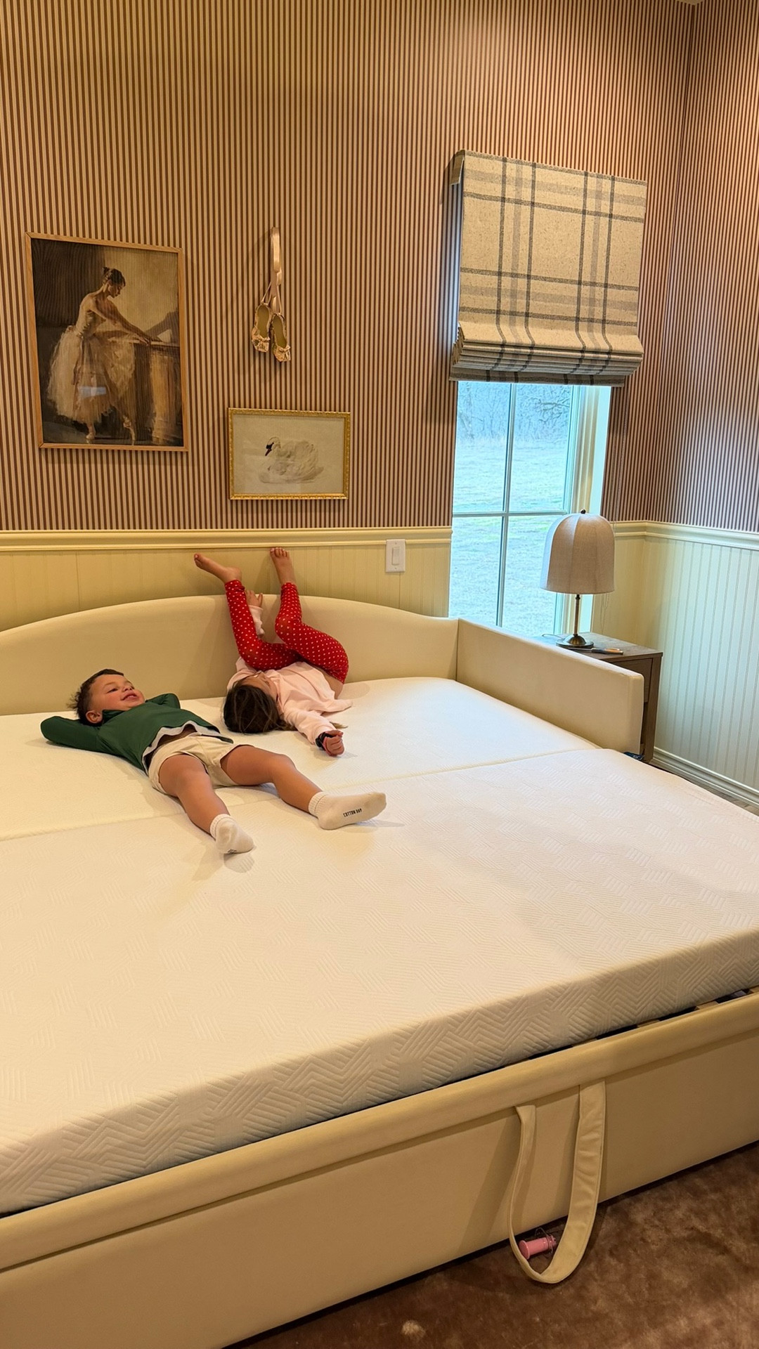 So happy with this purchase & will be in our house for a long time! 

Dressupbuttercup.com #dressupbuttercup #dederaad


#LTKBeauty #LTKTravel #LTKHome