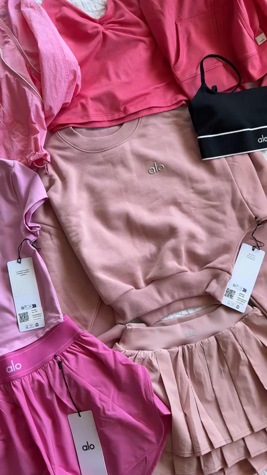 🩷💜🖤 Color comparison between @Alo Yoga’s Vintage Pink, Candy Heart Pink, and their newest Paradise Pink, @lululemon’s Candy Cloud Pink, @Vuori US’s Sunset Pink, plus their Hyacinth Heather and #Alo’s Provence Blue (more a periwinkle imo!)

#LTKActive #LTKfitnessgoals #LTKstorytime